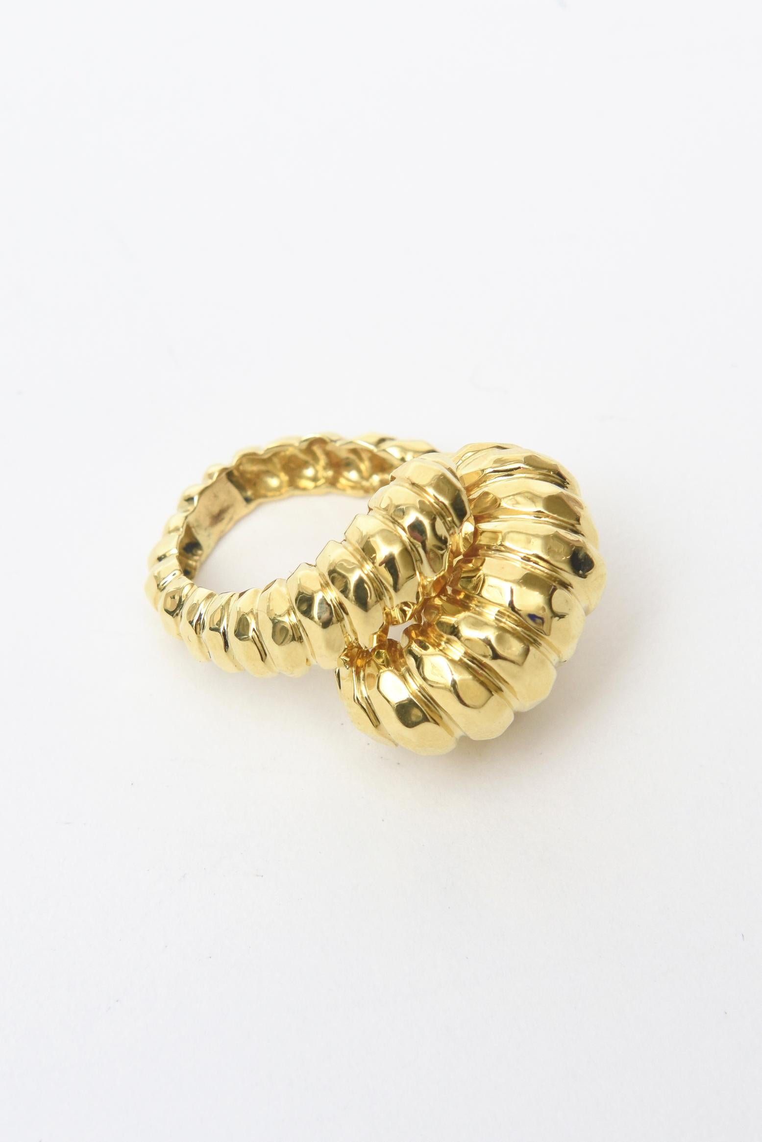 Handgehämmerter Ring aus 18 Karat Gelbgold von Henry Dunay (Moderne) im Angebot