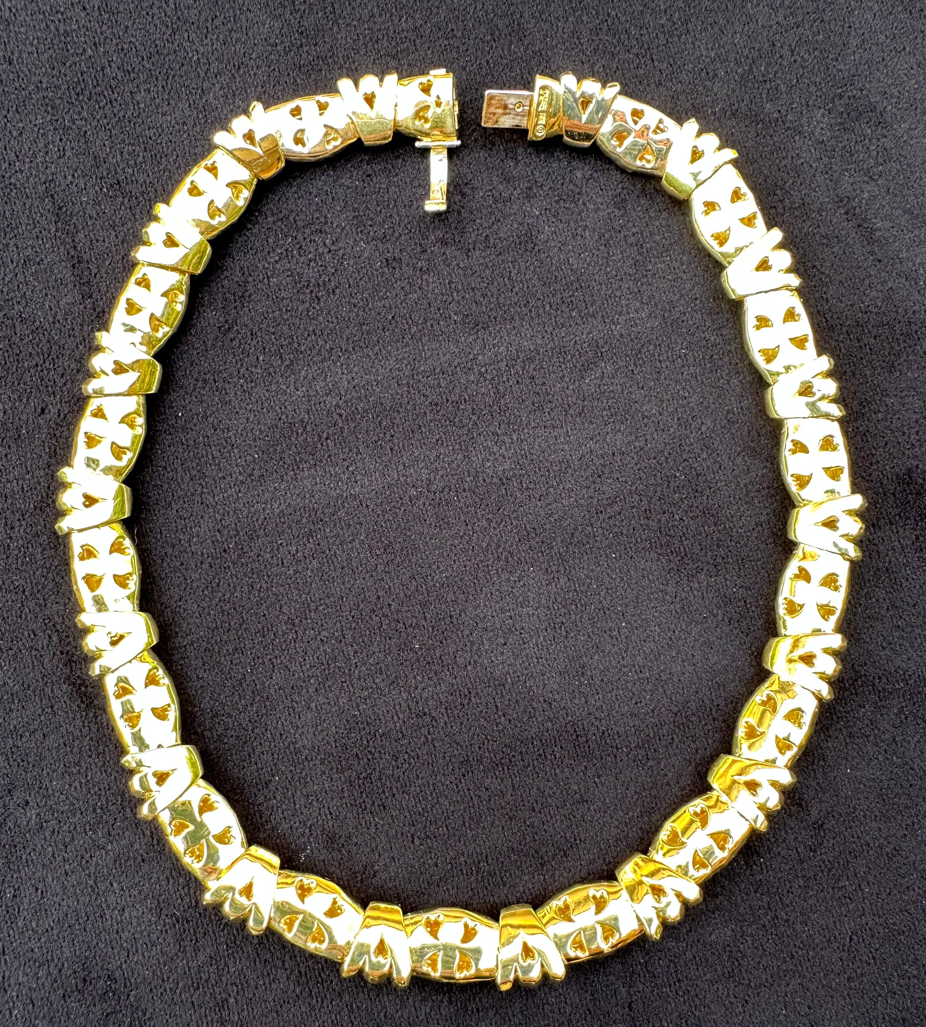 Henry Dunay Hefty 4.56 Troy Ounces Visually Artistic 18K Yellow Gold Necklace In Good Condition For Sale In Tustin, CA