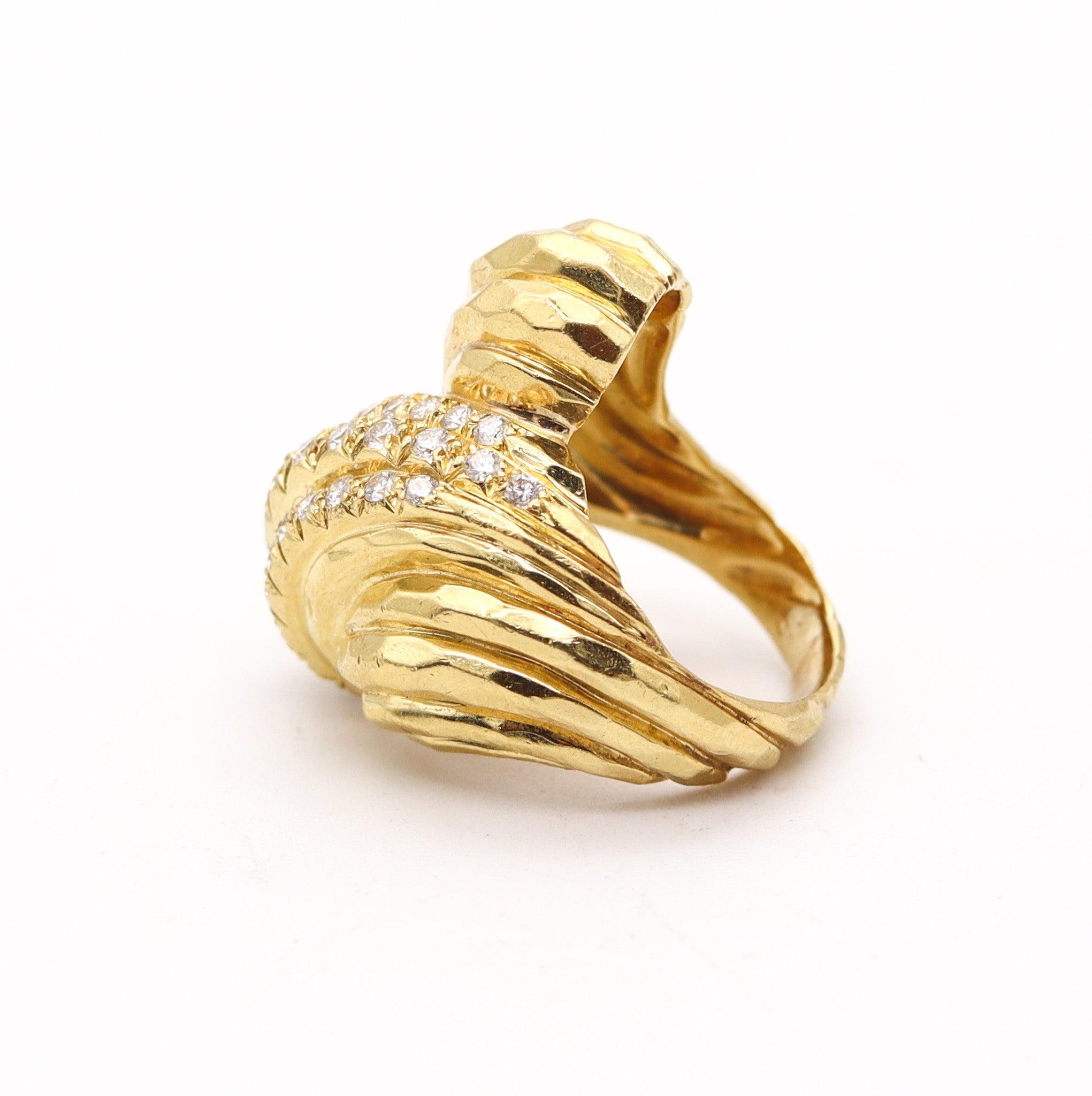 Brilliant Cut HENRY DUNAY New York Cocktail Ring In Solid 18Kt Yellow Gold With VS Diamonds For Sale