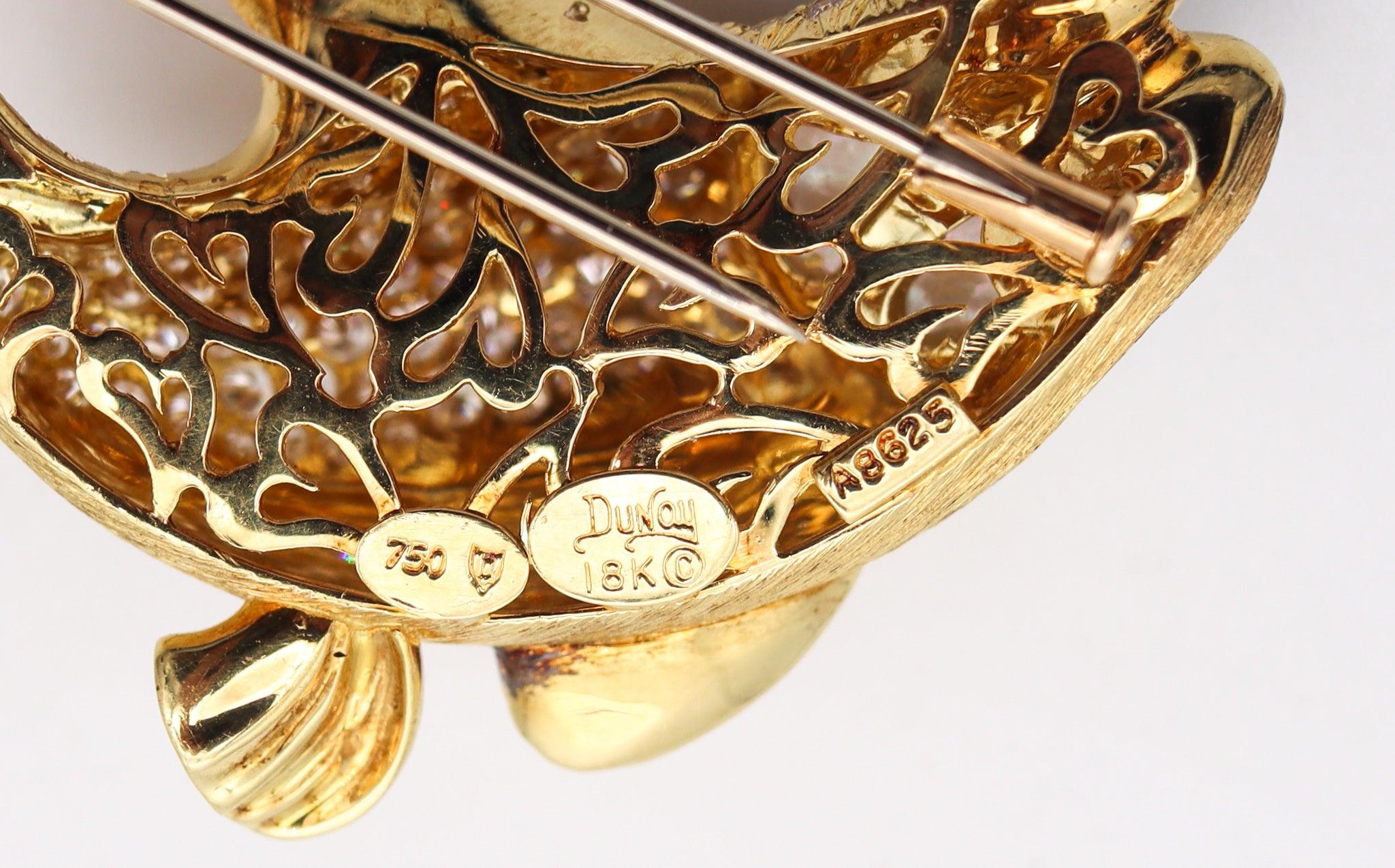 HENRY Dunay Spilla a forma di pesce di New York in oro giallo massiccio 18Kt con diamanti VS in vendita 1