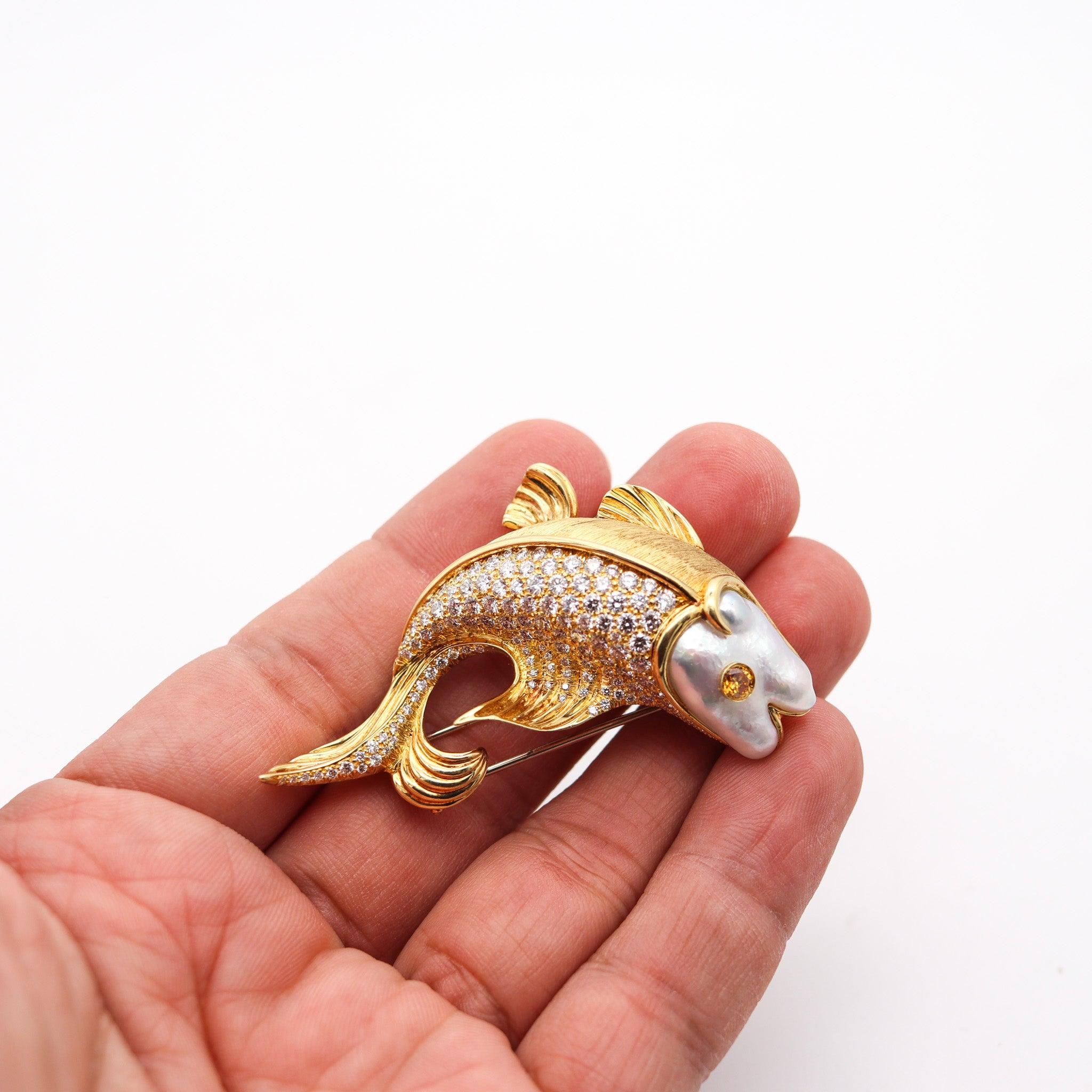 HENRY Dunay Spilla a forma di pesce di New York in oro giallo massiccio 18Kt con diamanti VS in vendita 2