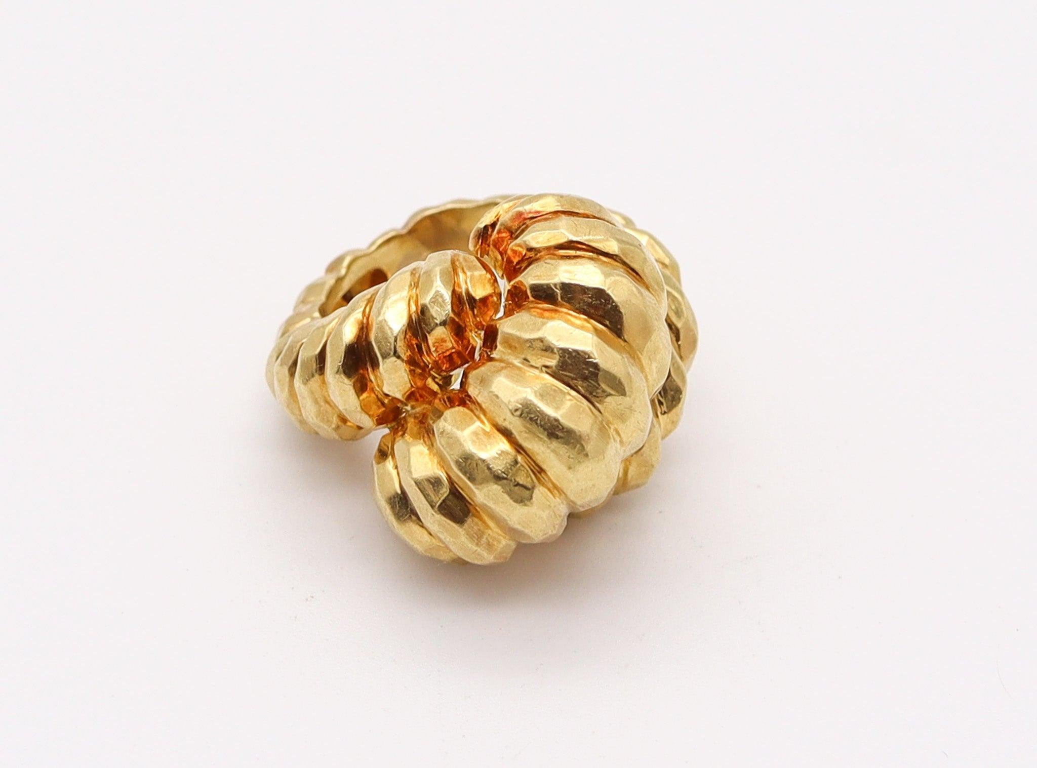 HENRY DUNAY Nueva York Anillo de cóctel macizo de oro amarillo de 18 quilates facetado en Excelente estado para la venta en Miami, FL