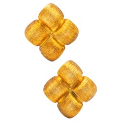 Henry Dunay New York Textured 18Kt Yellow Gold Squared Geometric Earrings