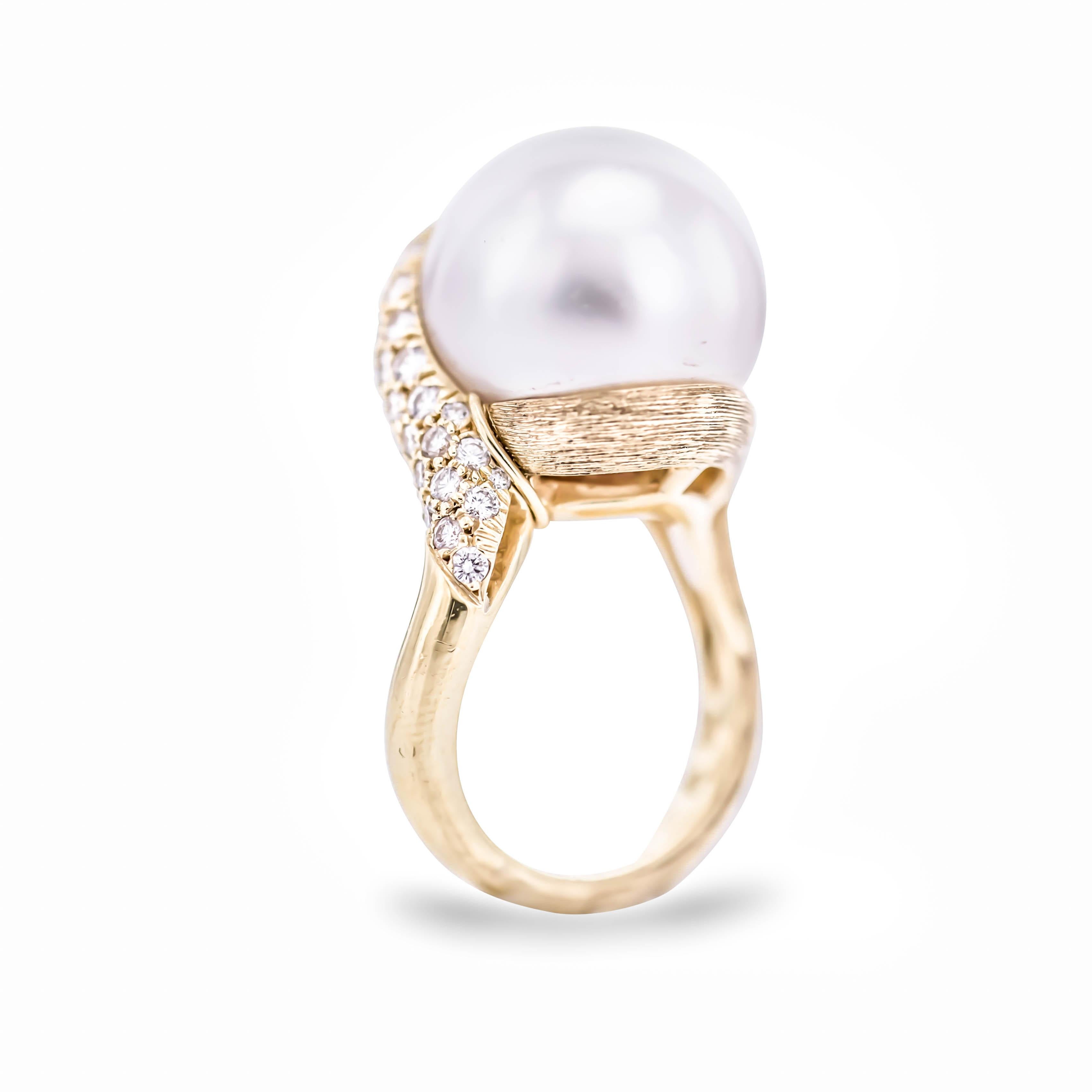 White South Sea Pearl (16 mm)
Round brilliant cut pave set diamonds weighing 1.60 carats, F-G color and VVS1-VVS2 clarity
18K Yellow Gold 
Weight approximately 20 Grams
Ring size 6.5

