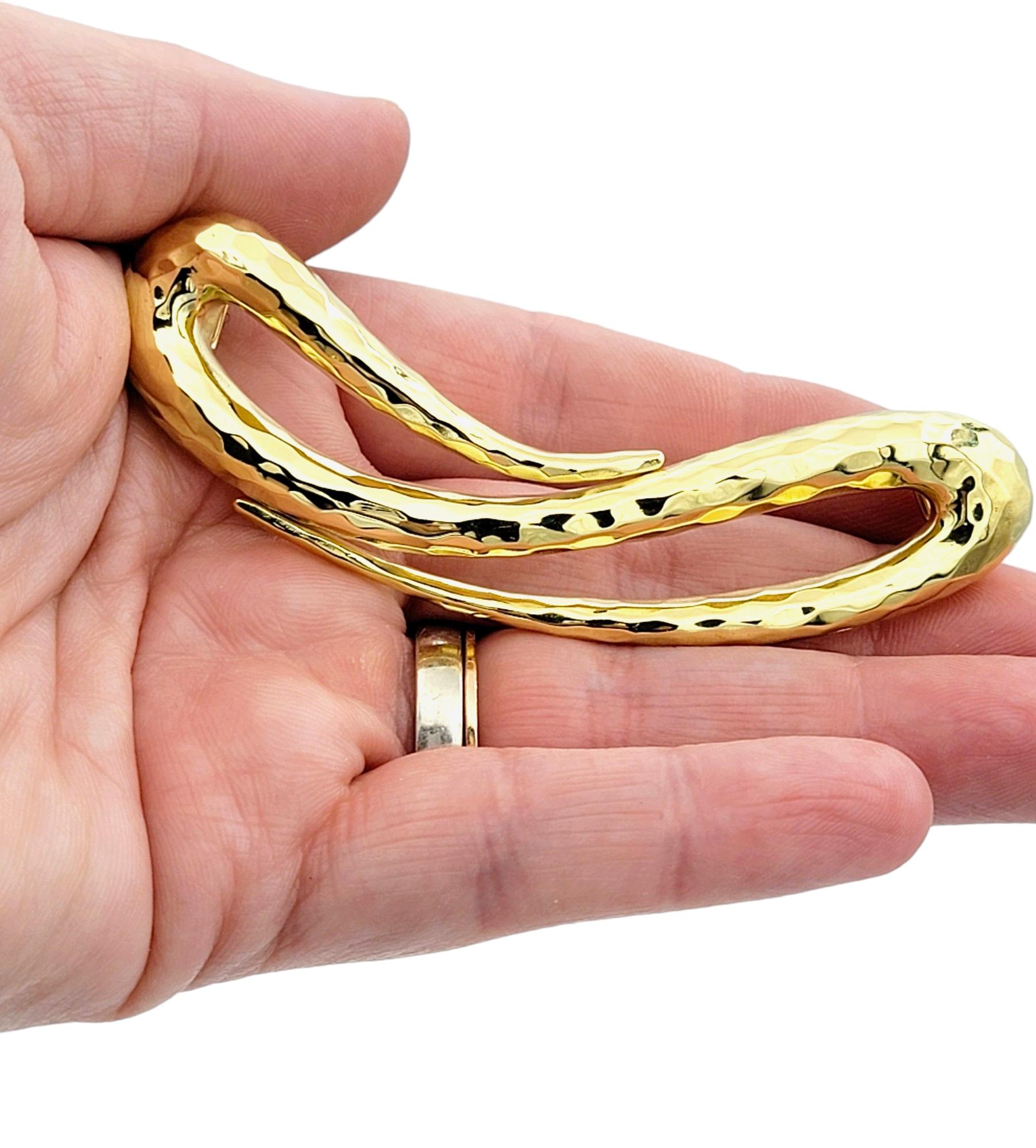 Henry Dunay Loop Design Hammered Finish Slider Pendant in 18 Karat Yellow Gold For Sale 2