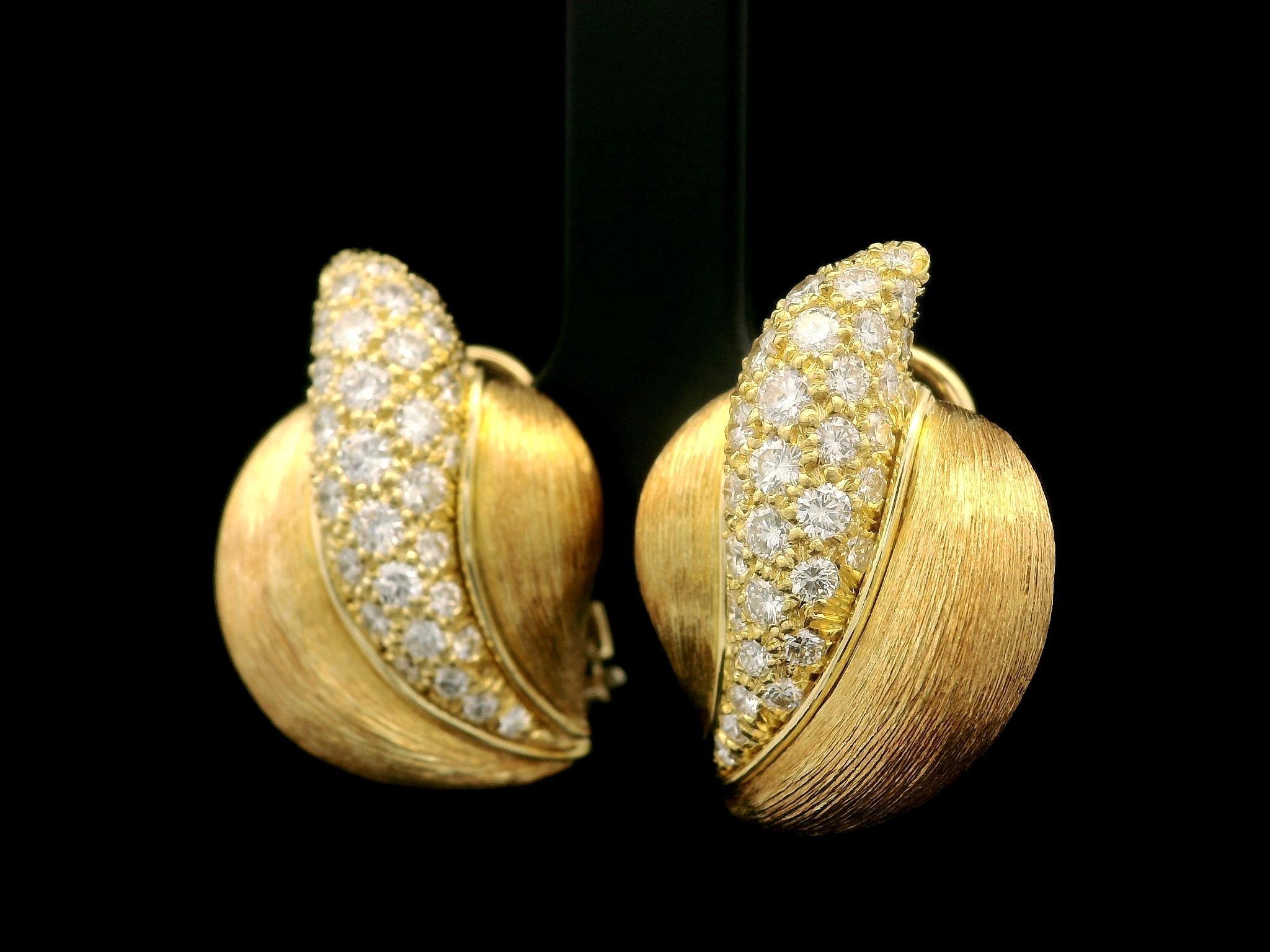 Henry Dunay Sabi 18k Yellow Gold Diamond Brushed Flame Clip on Earrings For Sale 1
