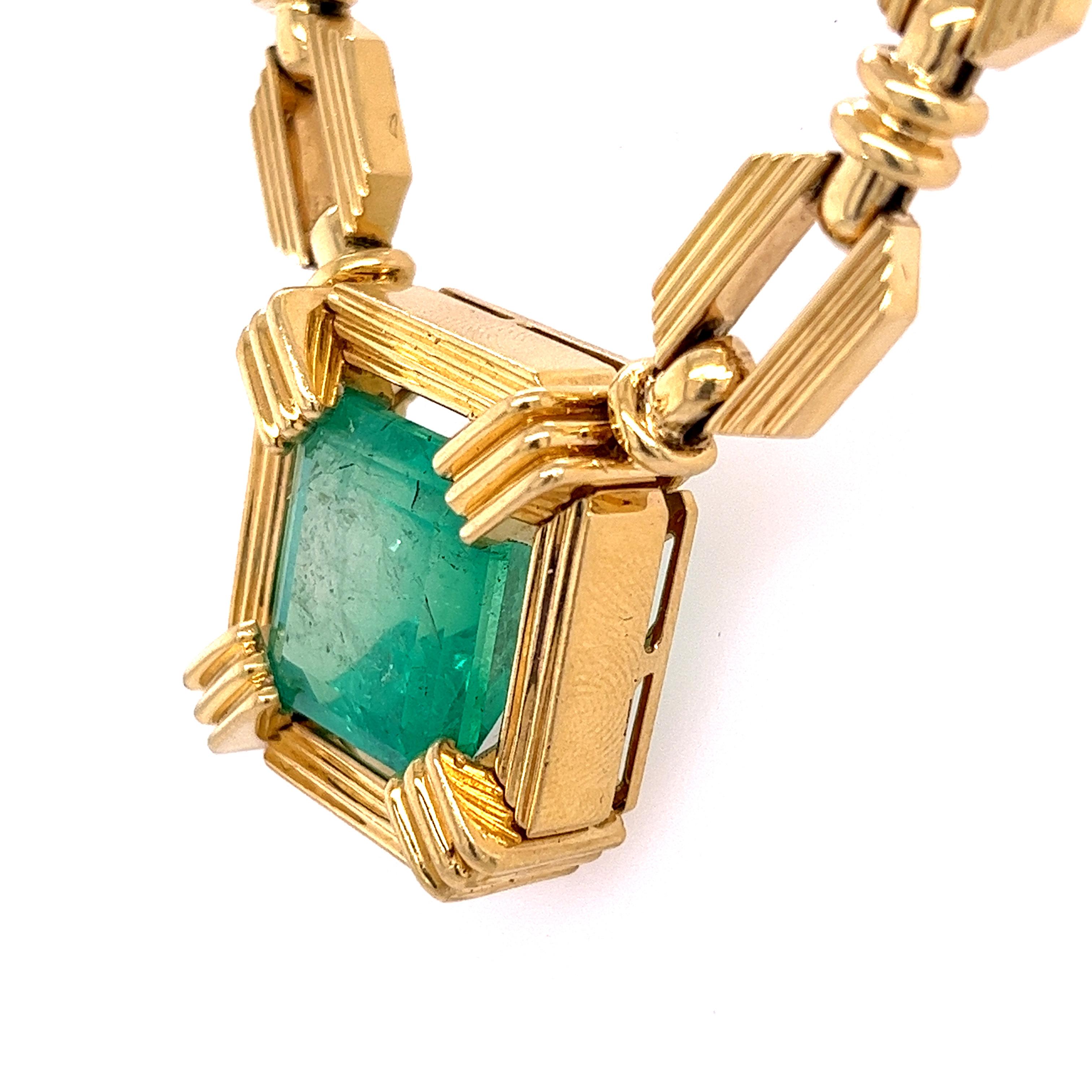 Art Deco Henry Dunay Signed 19.48 Carat Colombian Emerald Necklace in 18k Yellow Gold For Sale
