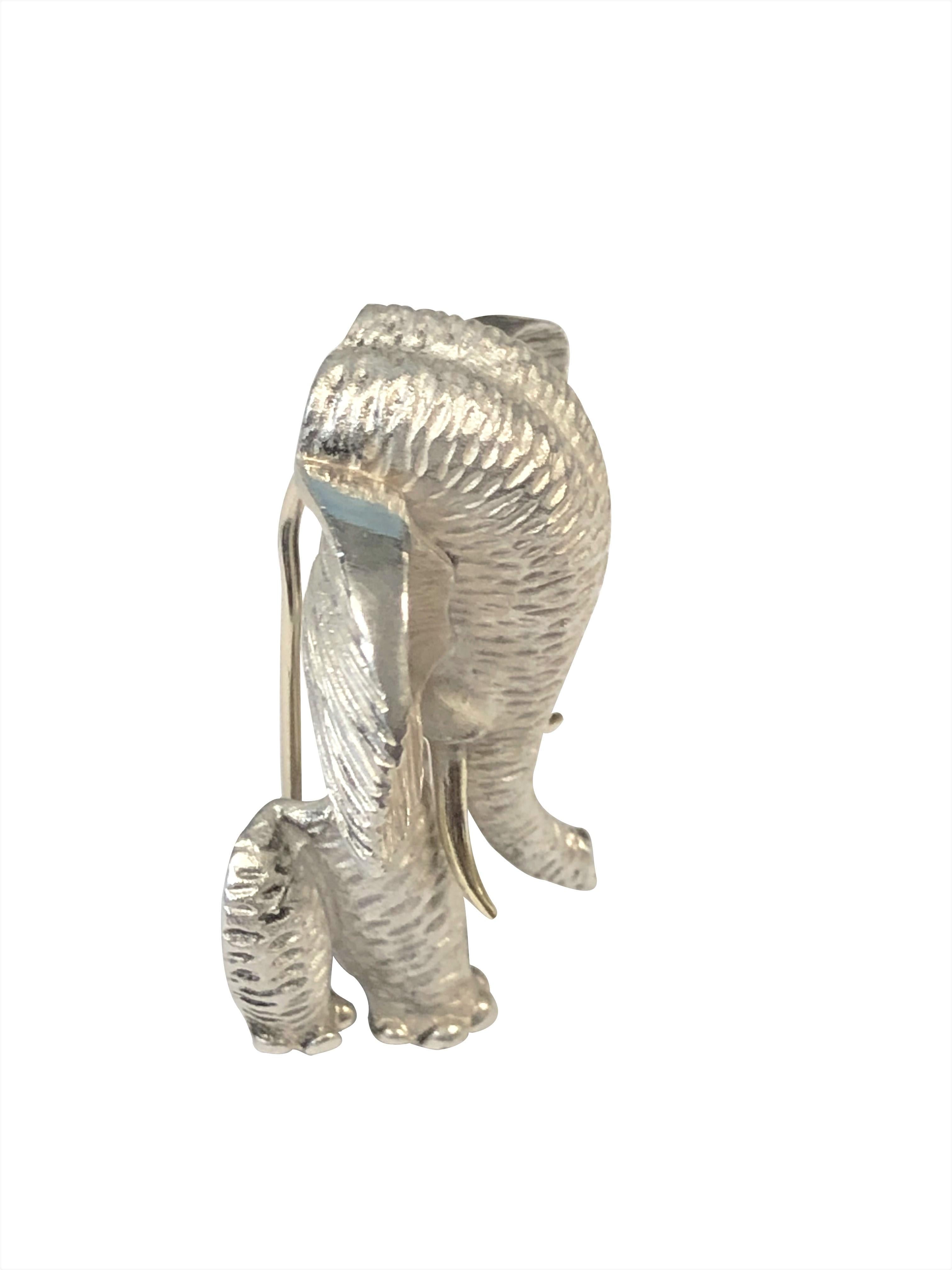 Henry Dunay Sterling and 18k Gold Elephant Brooch In Excellent Condition For Sale In Chicago, IL