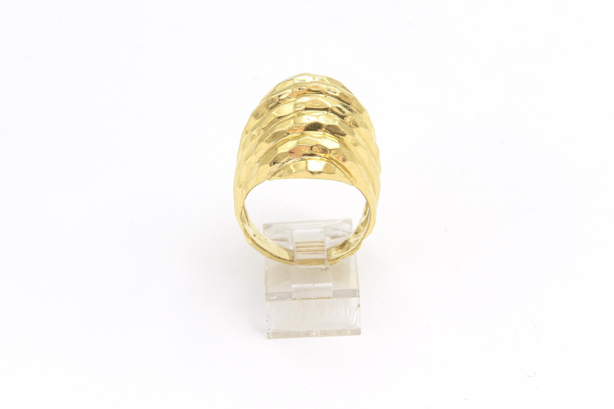 Henry Dunay Stylized Hammered Yellow Gold Ring In Good Condition For Sale In Miami Beach, FL