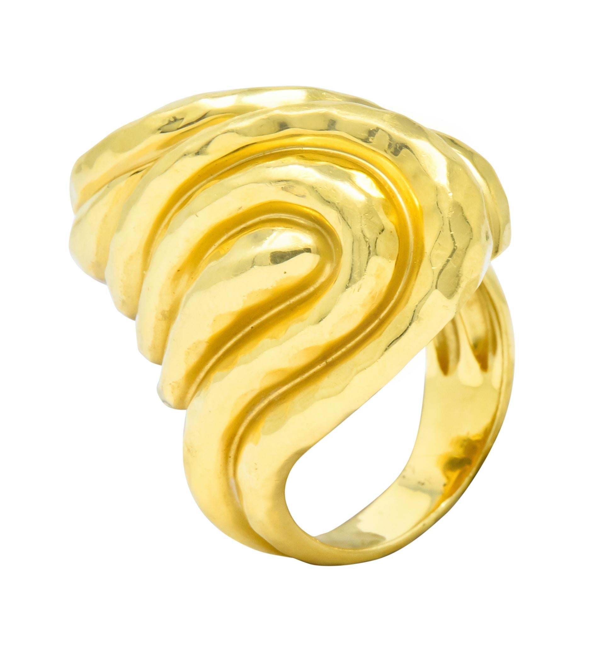 Henry Dunay Vintage 18 Karat Yellow Gold Hammered Swirl Ring, circa 1980s 3