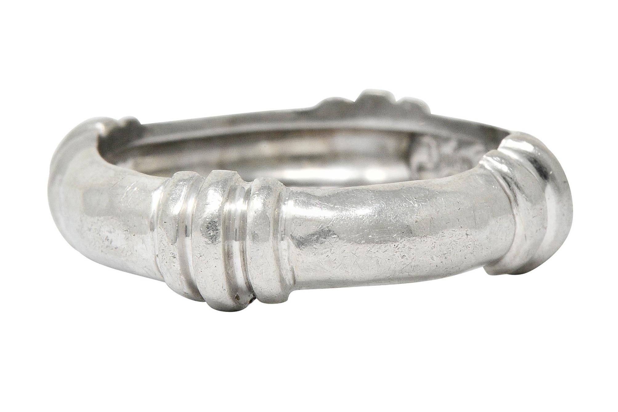 Henry Dunay Vintage Platinum Hammered Band Ring, circa 1990s In Excellent Condition In Philadelphia, PA