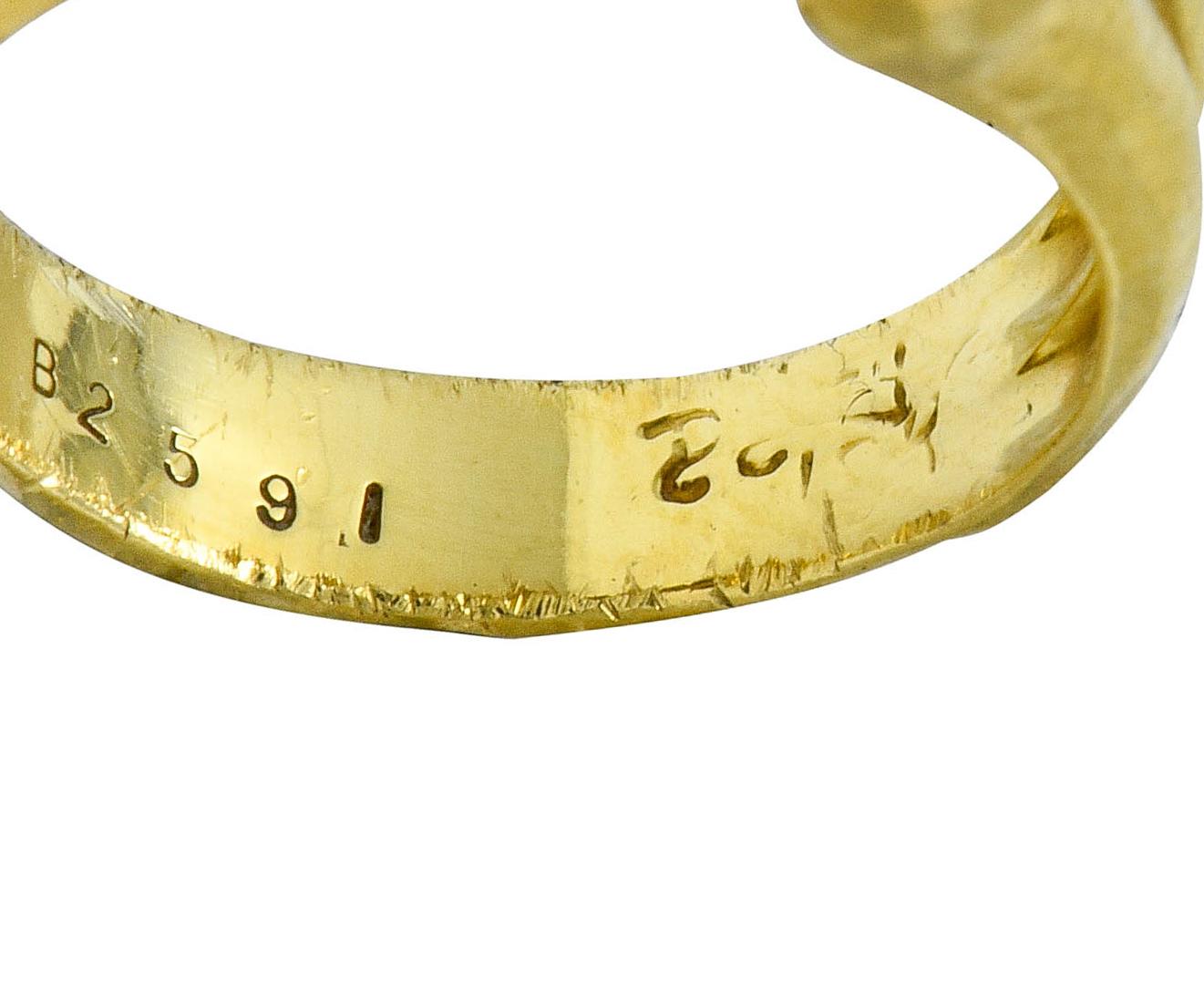 Henry Dunay Vintage Round Brilliant Cut Diamond 18 Karat Gold Engagement Ring 3