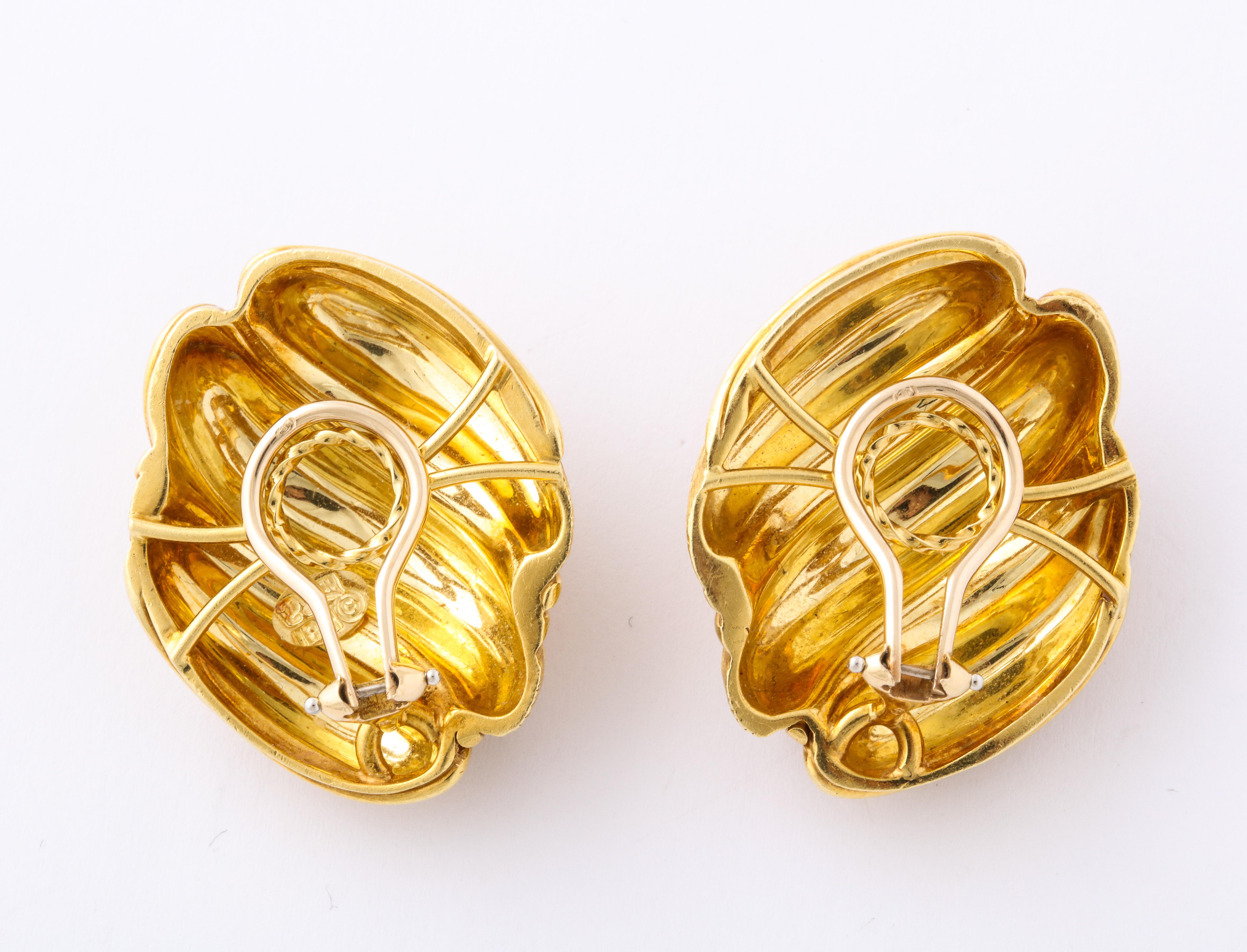 Henry Dunay Yellow Gold Florentine Finish Ear Clips In Good Condition In New York, NY