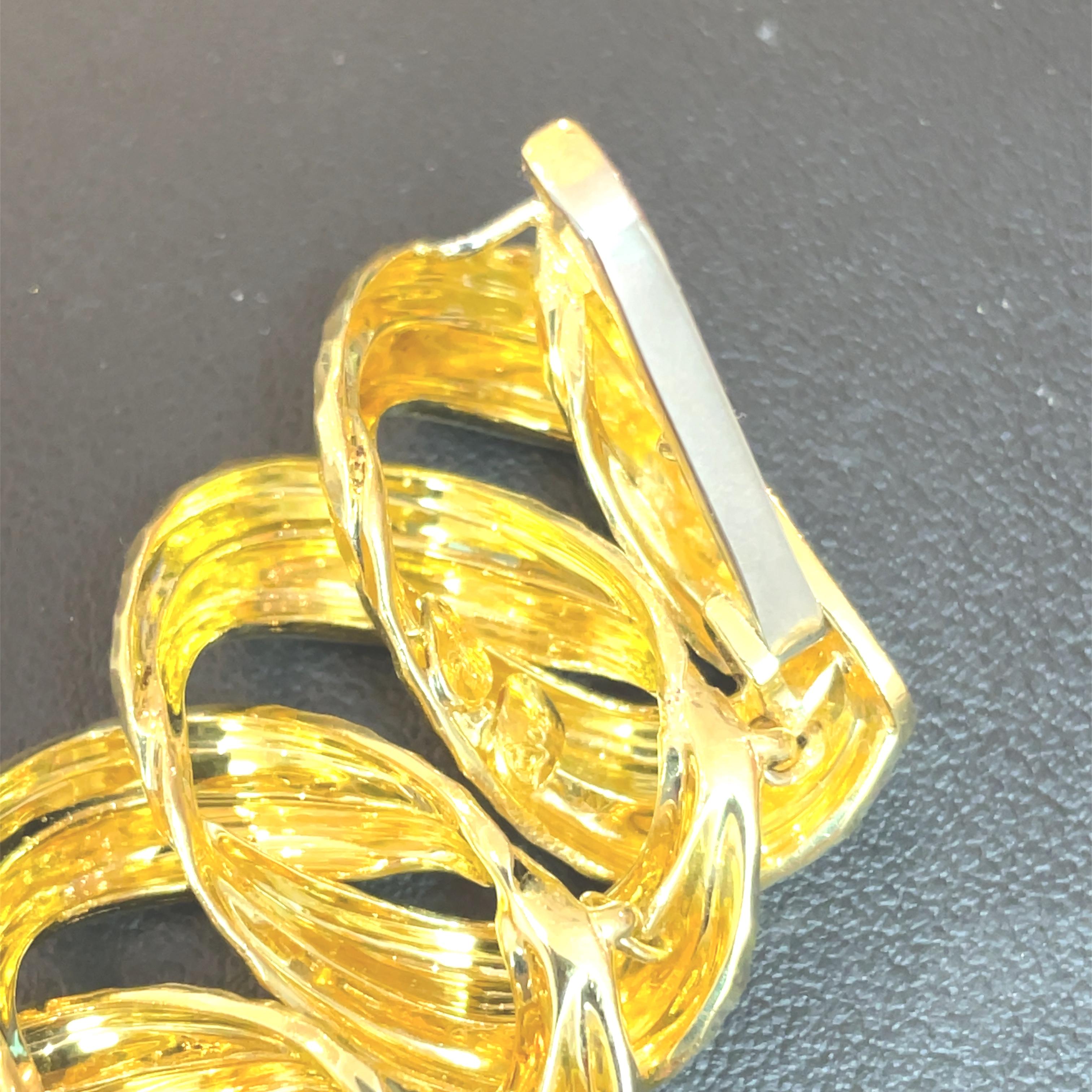 Modern Henry Dunay Yellow Gold Hammered Curb Link Necklace For Sale