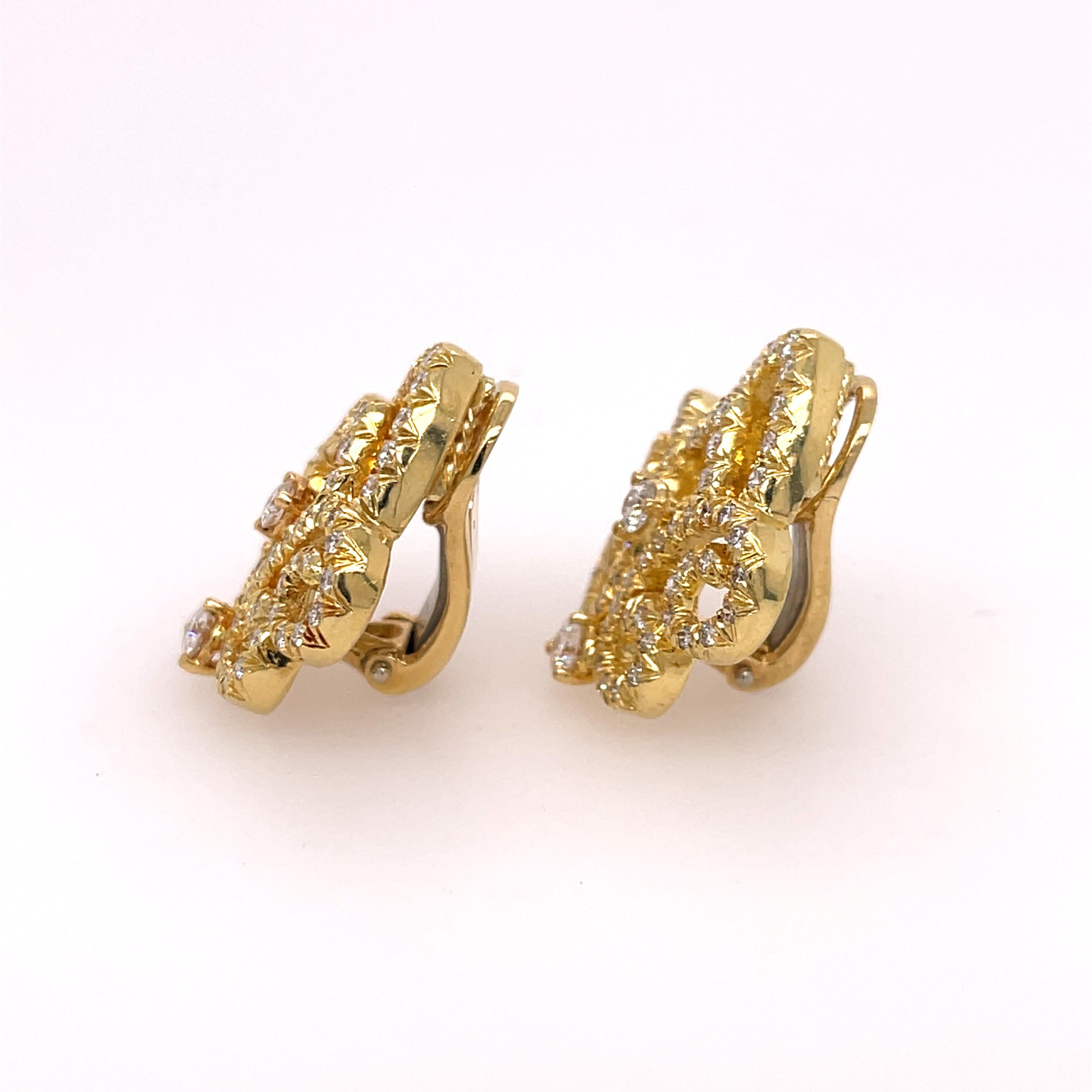 Clip On Henry Dunay Yellow Gold Ornate Diamond Earrings, fleur de lis. Stamped 750 and Dunay hallmark. 