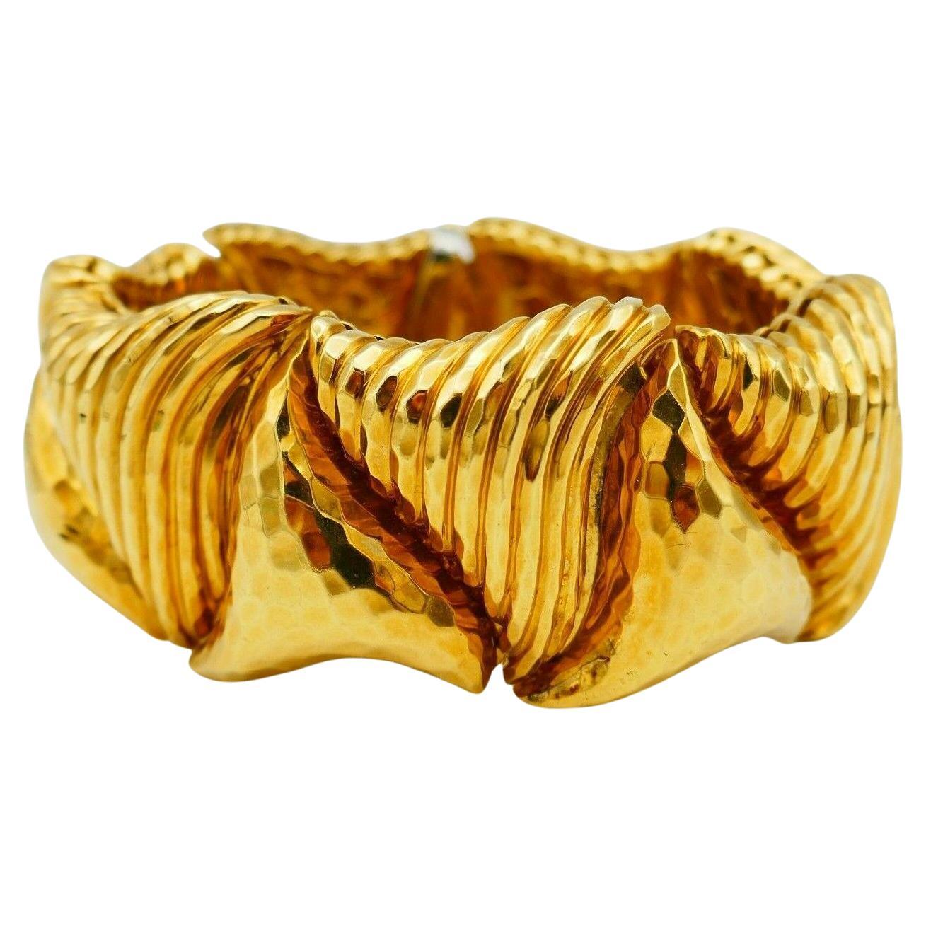 Signed Henry Dunay Textured Gold Link Bracelet in 18 Karat Yellow Gold