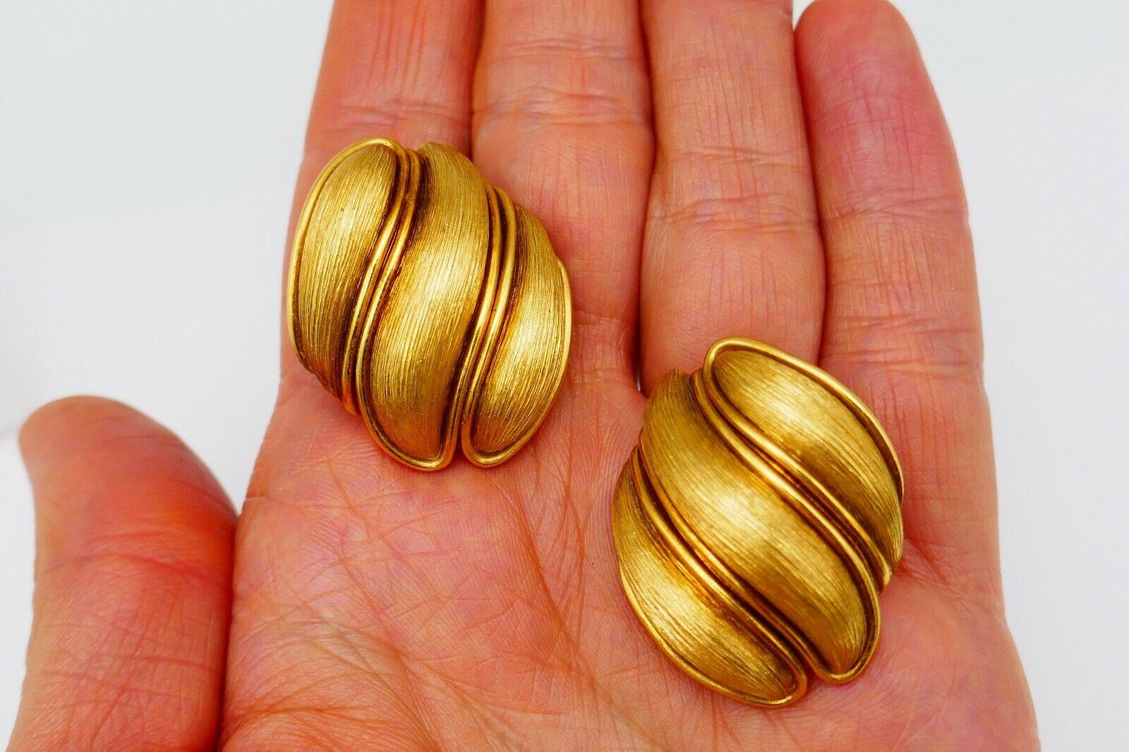 Henry Dunay Yellow Gold Shell Clip-On Earrings For Sale 1