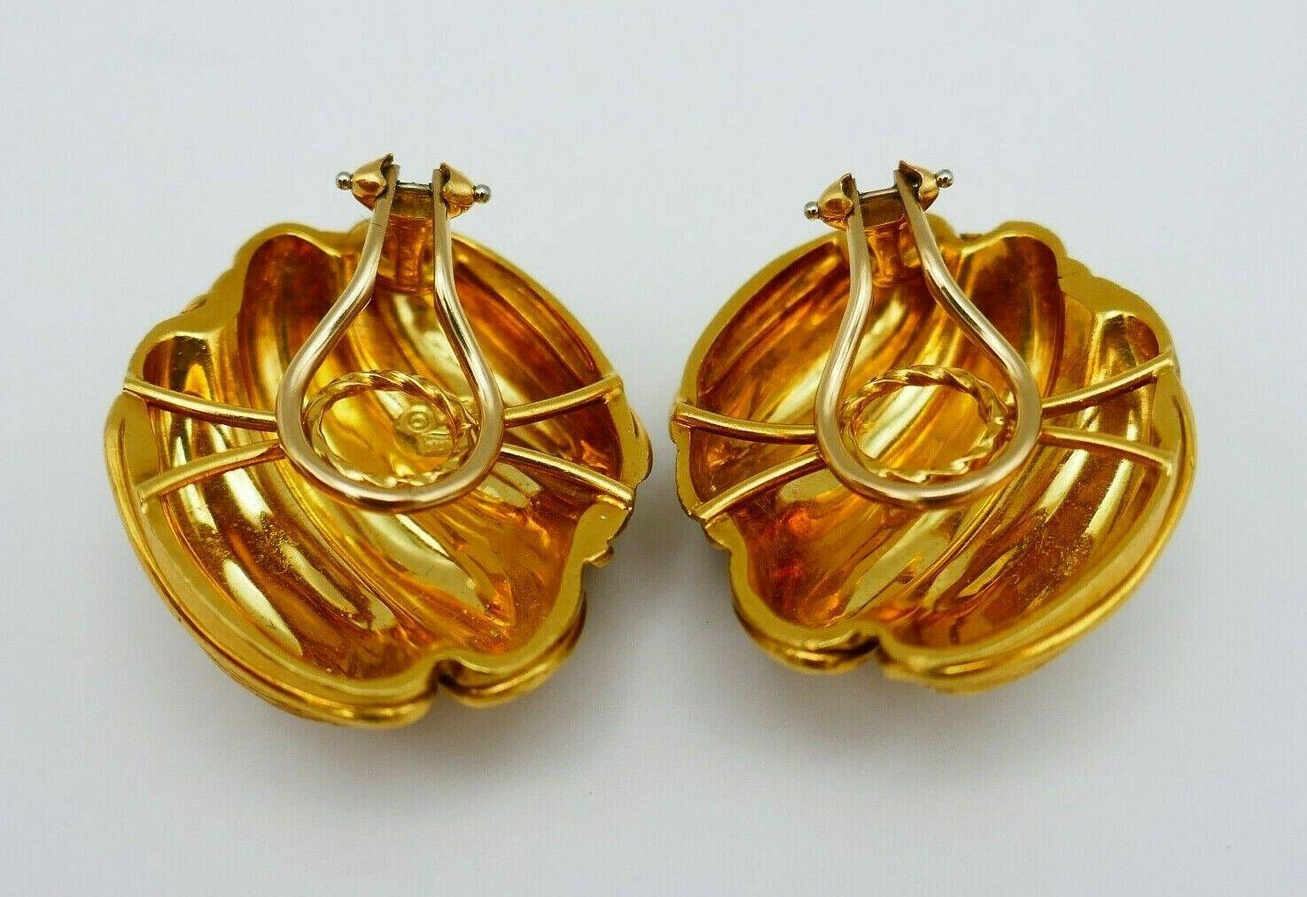 Henry Dunay Yellow Gold Shell Clip-On Earrings For Sale 2
