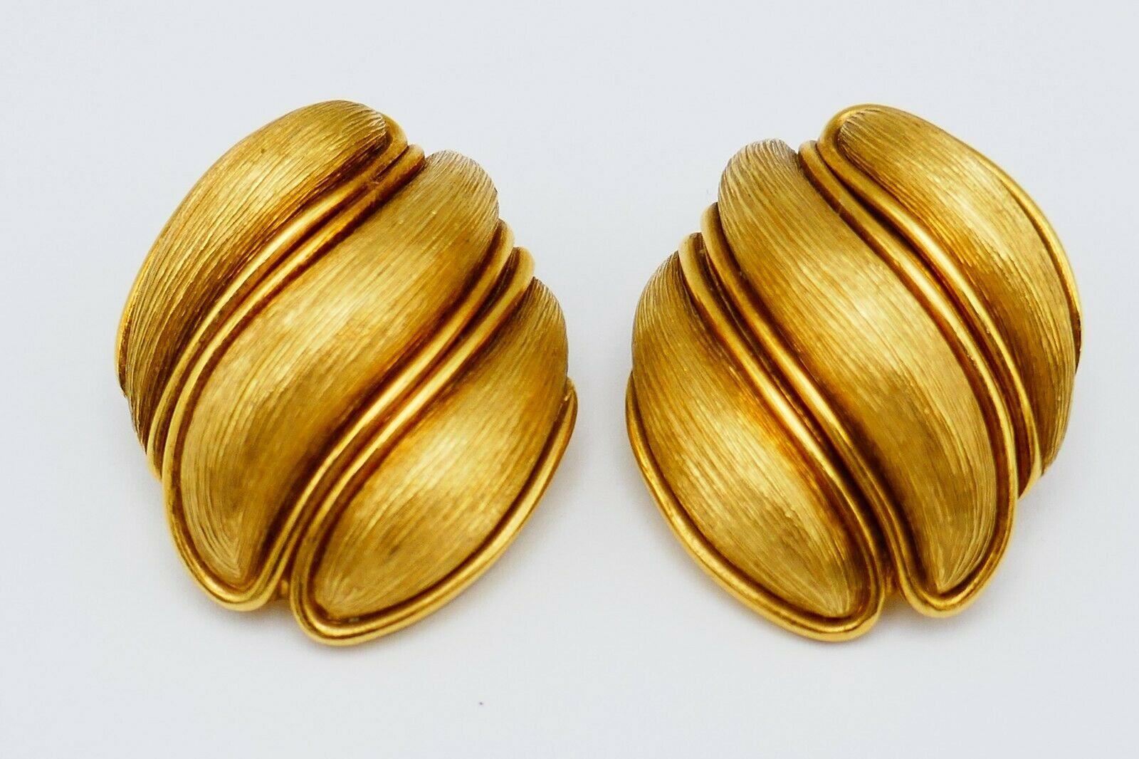 Henry Dunay Yellow Gold Shell Clip-On Earrings For Sale 3