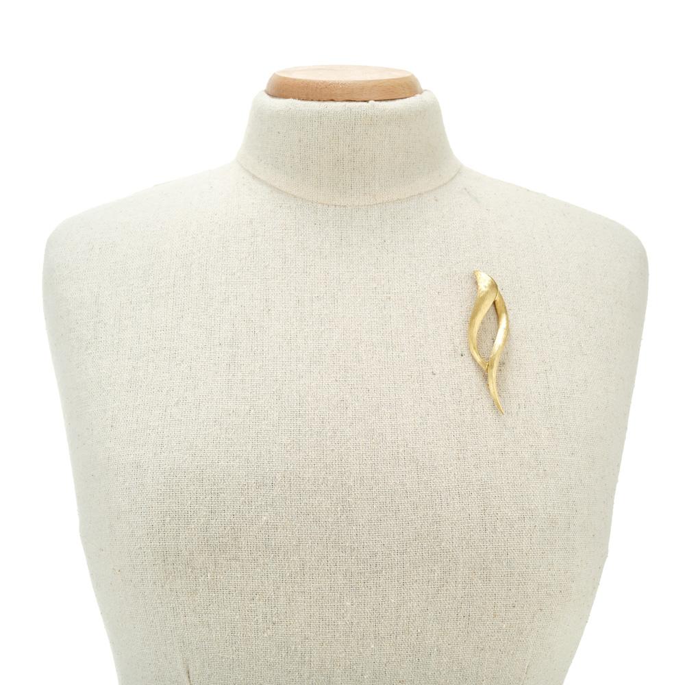 Henry Dunay Yellow Gold Swirl Sabi Textured Brooch For Sale 2