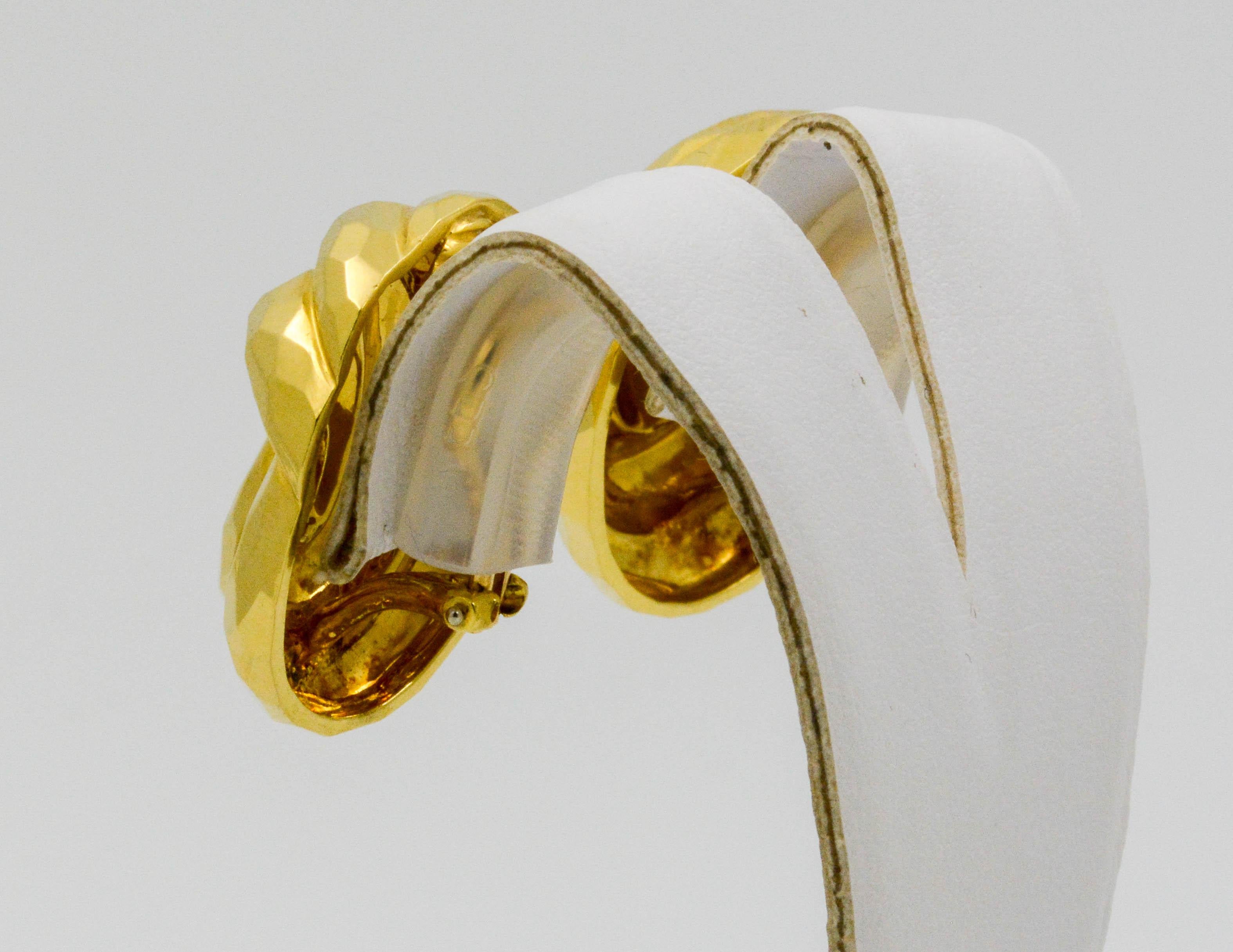 Henry Dunay Yellow Gold Swirl Style Clip Earrings In Good Condition In Dallas, TX