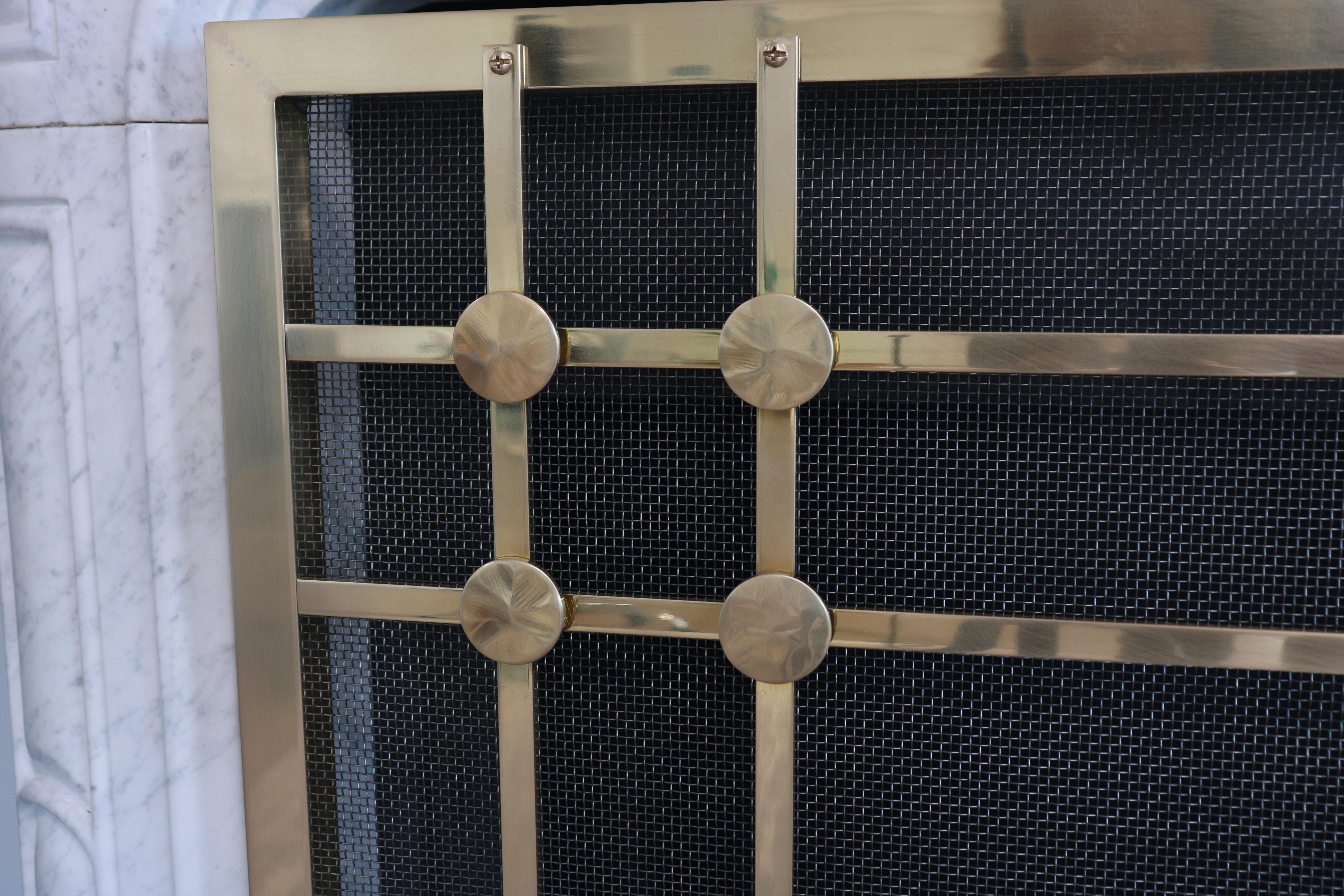 Henry Fireplace Screen in Brass For Sale 4