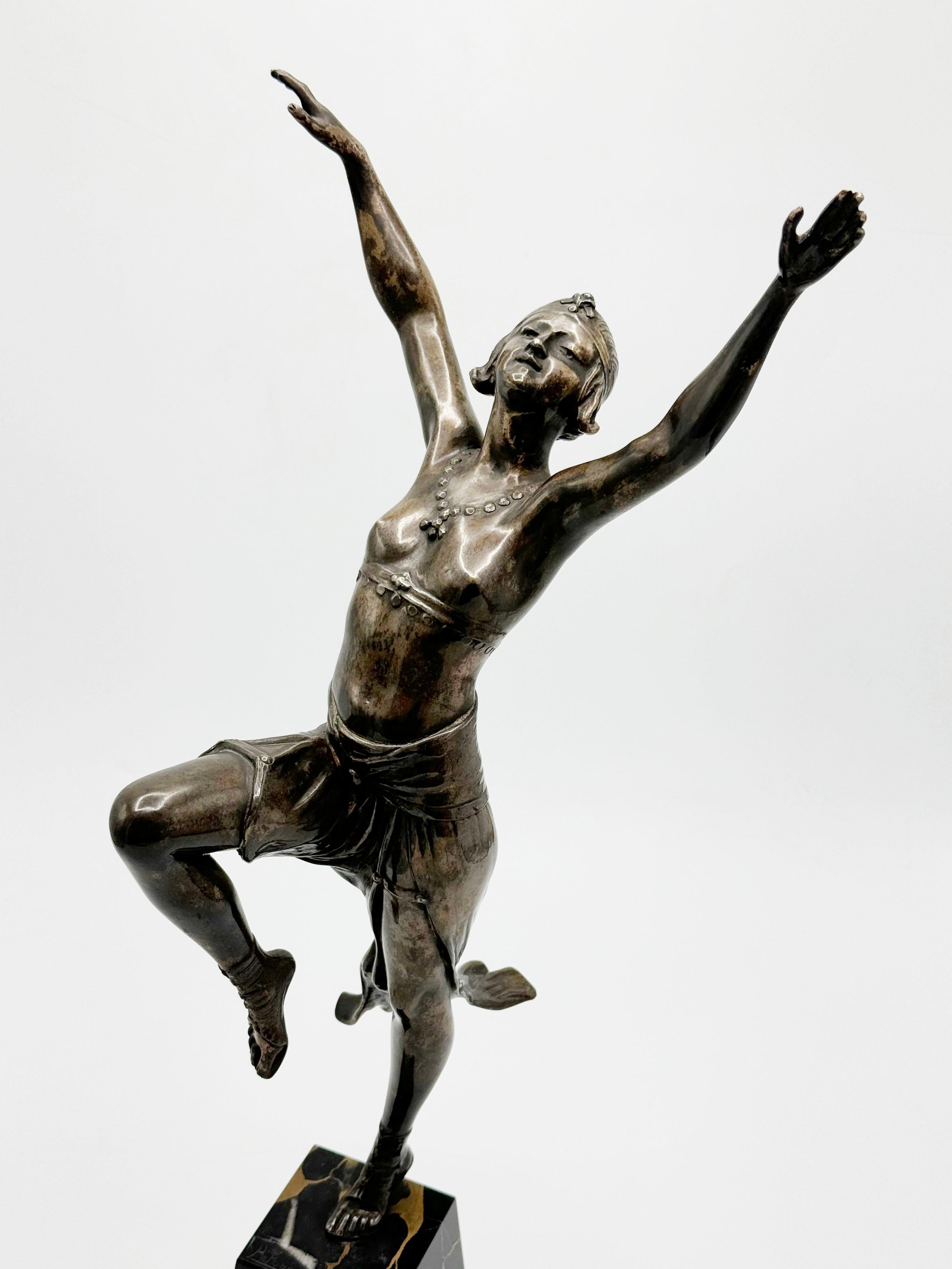 Art Déco Henry Fugère (1872-1944) Danza egiziana in bronzo, firma H. Fugère sulla base in vendita