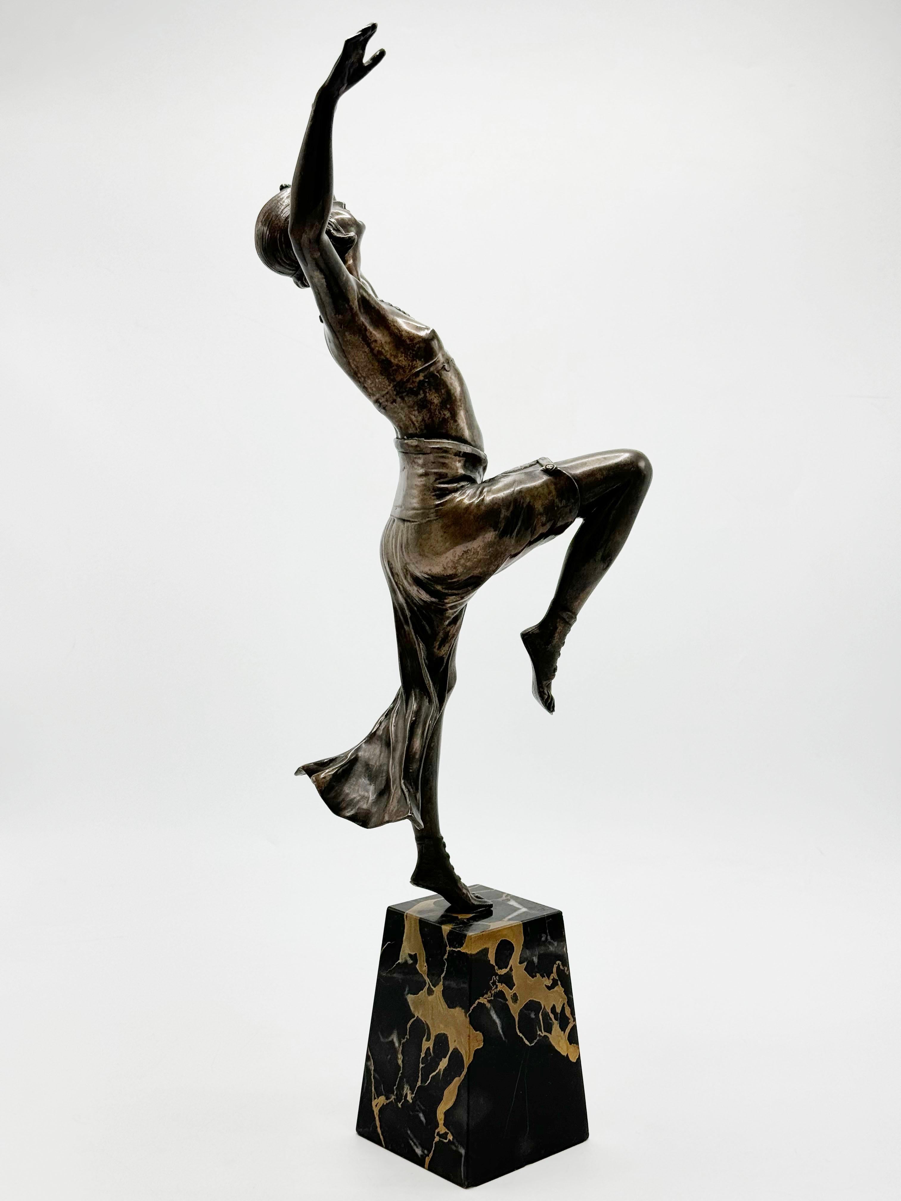 Fine XIX secolo Henry Fugère (1872-1944) Danza egiziana in bronzo, firma H. Fugère sulla base in vendita