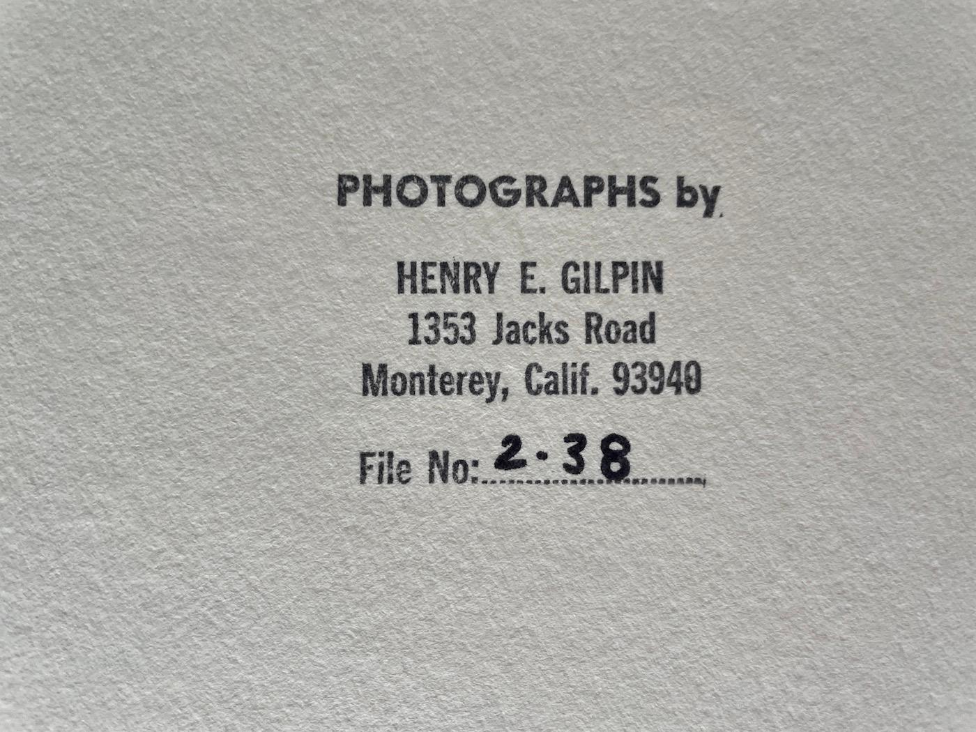 Photographie à la gélatine argentique imprimée à la main par l'artiste. 
Signé au crayon en bas à droite sur le passe-partout.
Cachet au verso avec l'adresse de l'artiste.
 Montage à sec sur carton sans acide.