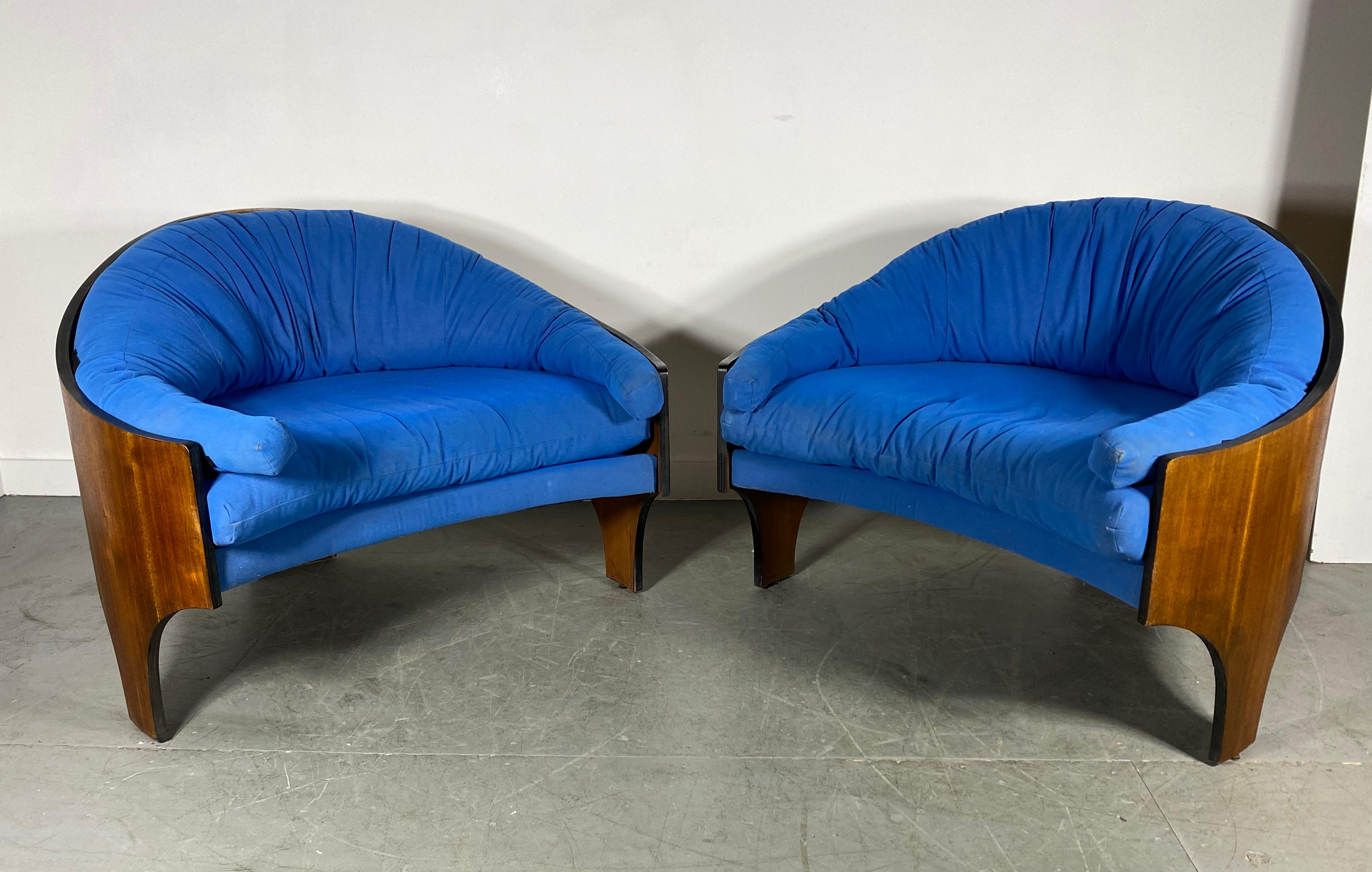 Henry Glass Intimate Island Loungesessel, atemberaubend geformtes Nussbaumholz im Angebot 2