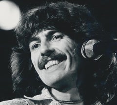 George Harrison sul palco, fotografia in bianco e nero, 25, 3 x 20, 6 cm