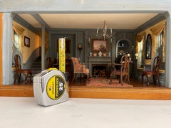 Spätkoloniales Wohnzimmer, Boston MA, 1760 - Miniature Zimmer von Kupjack Studios