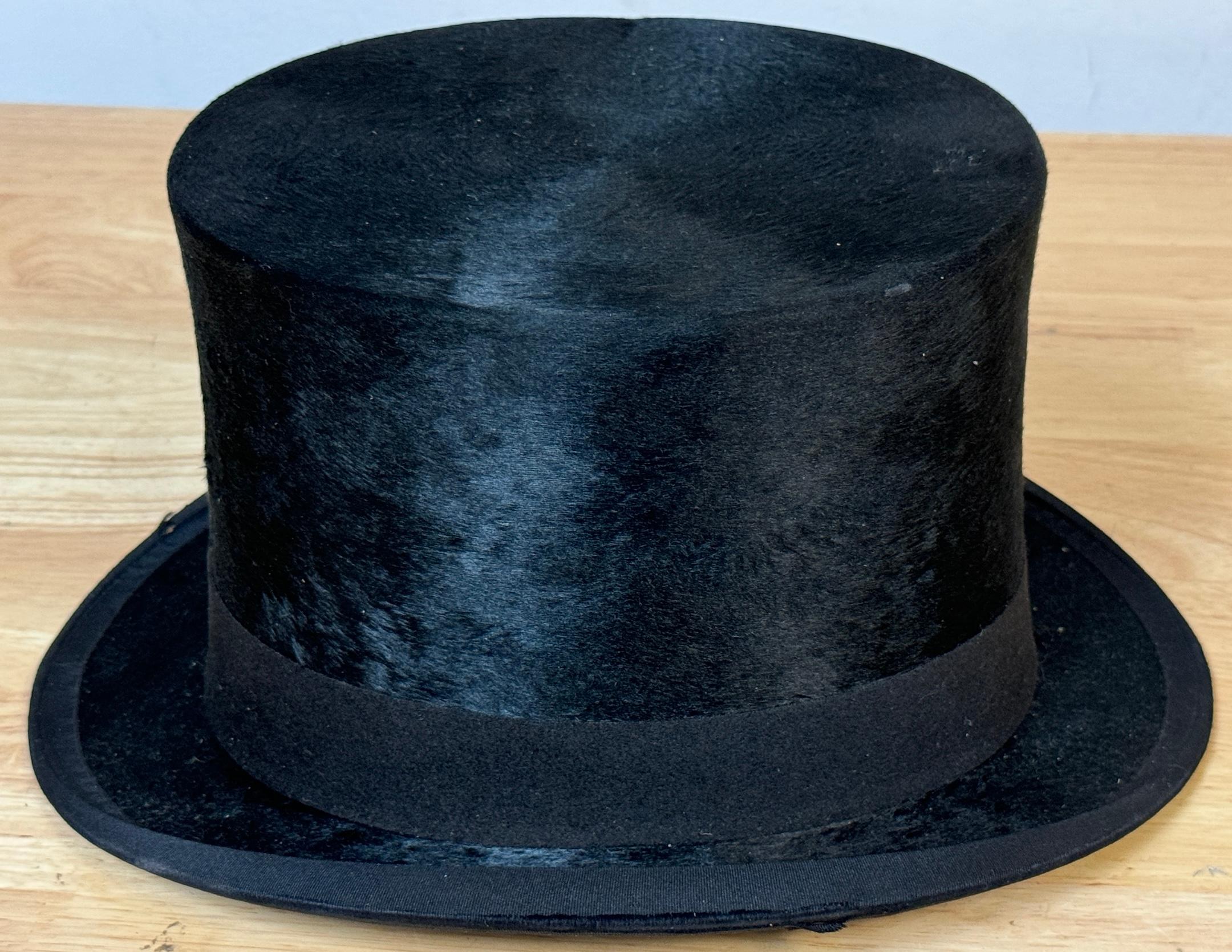 Henry Heath Ltd Silk Top Hat, in Original Box, USA Market, Circa 1900s In Good Condition In West Palm Beach, FL