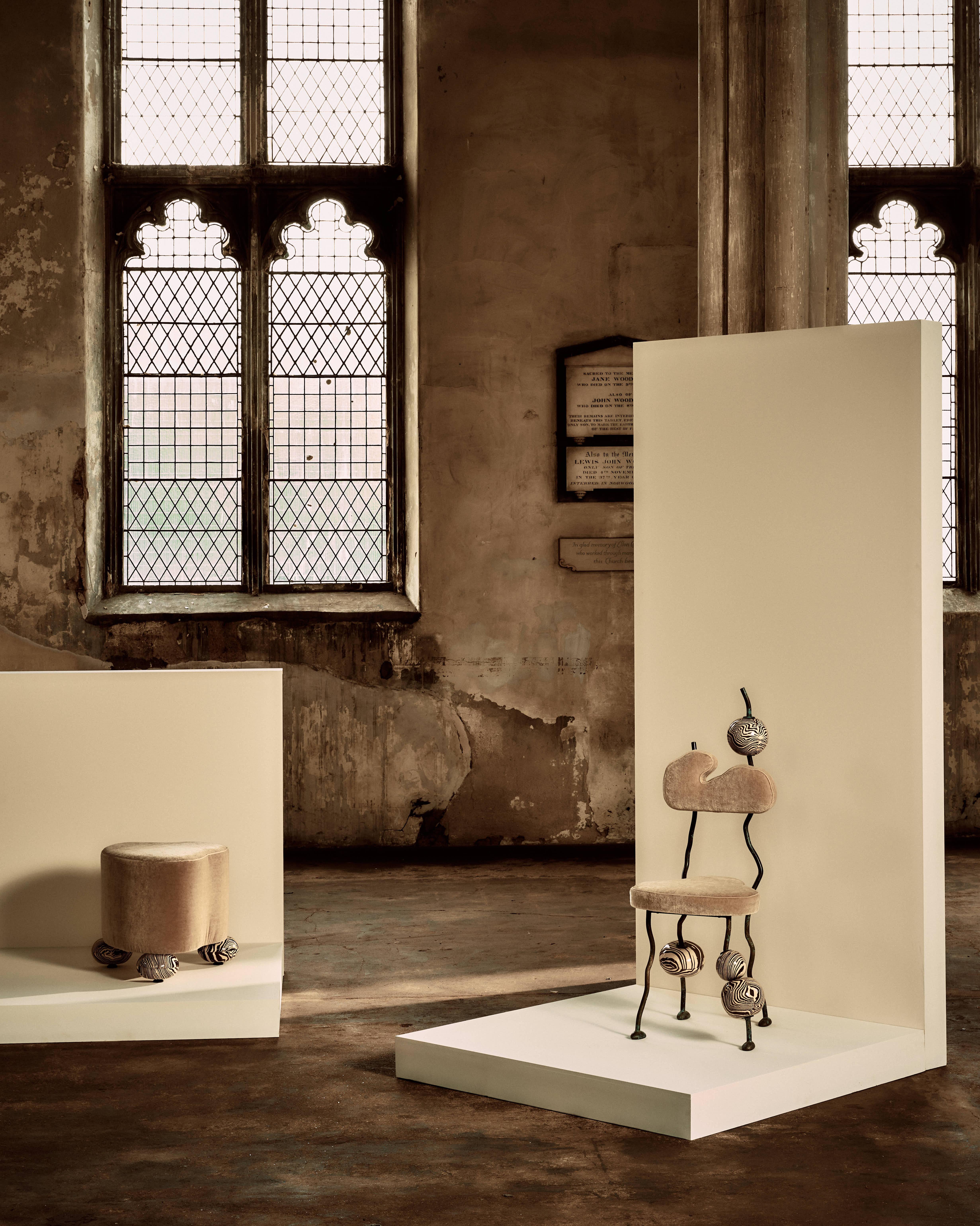 Henry Holland Studio Cirrus Tabouret en tissu avec pieds en céramique en vente 2