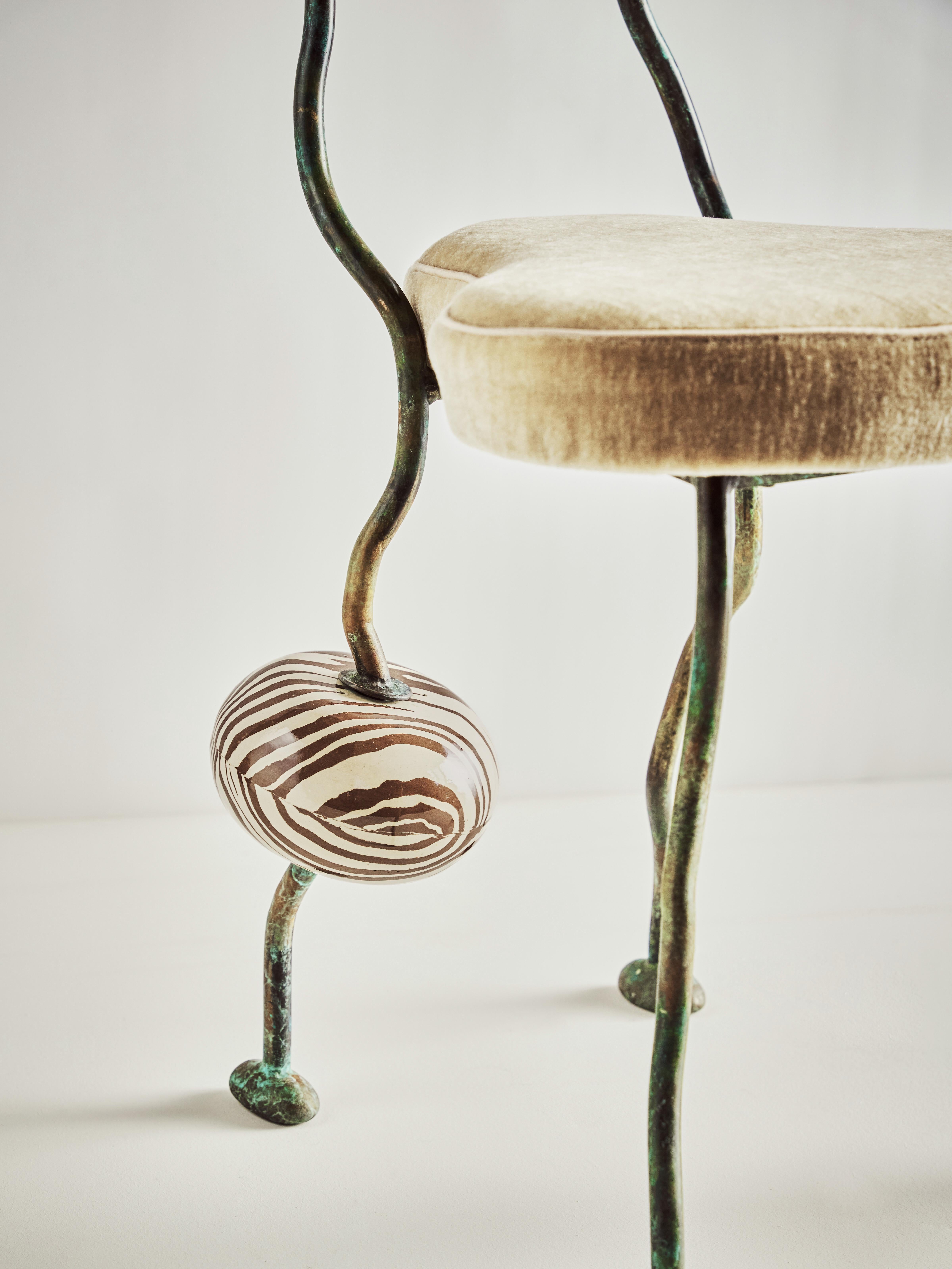 Henry Holland Studio Cumulus Stuhl aus Bronze und Stoff (Britisch) im Angebot