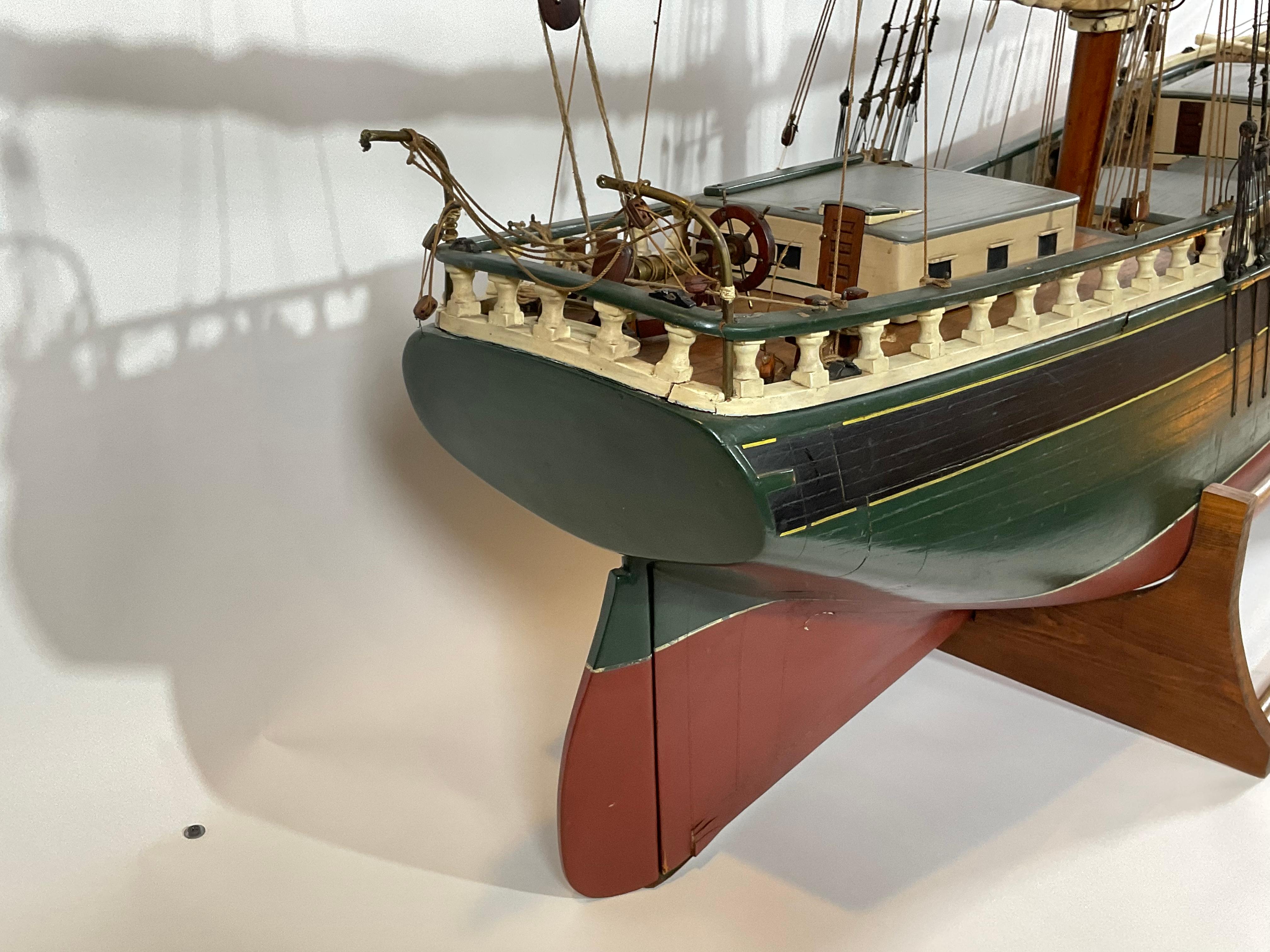Modèle de bateau de la collection Henry Huddleston Rogers en vente 8