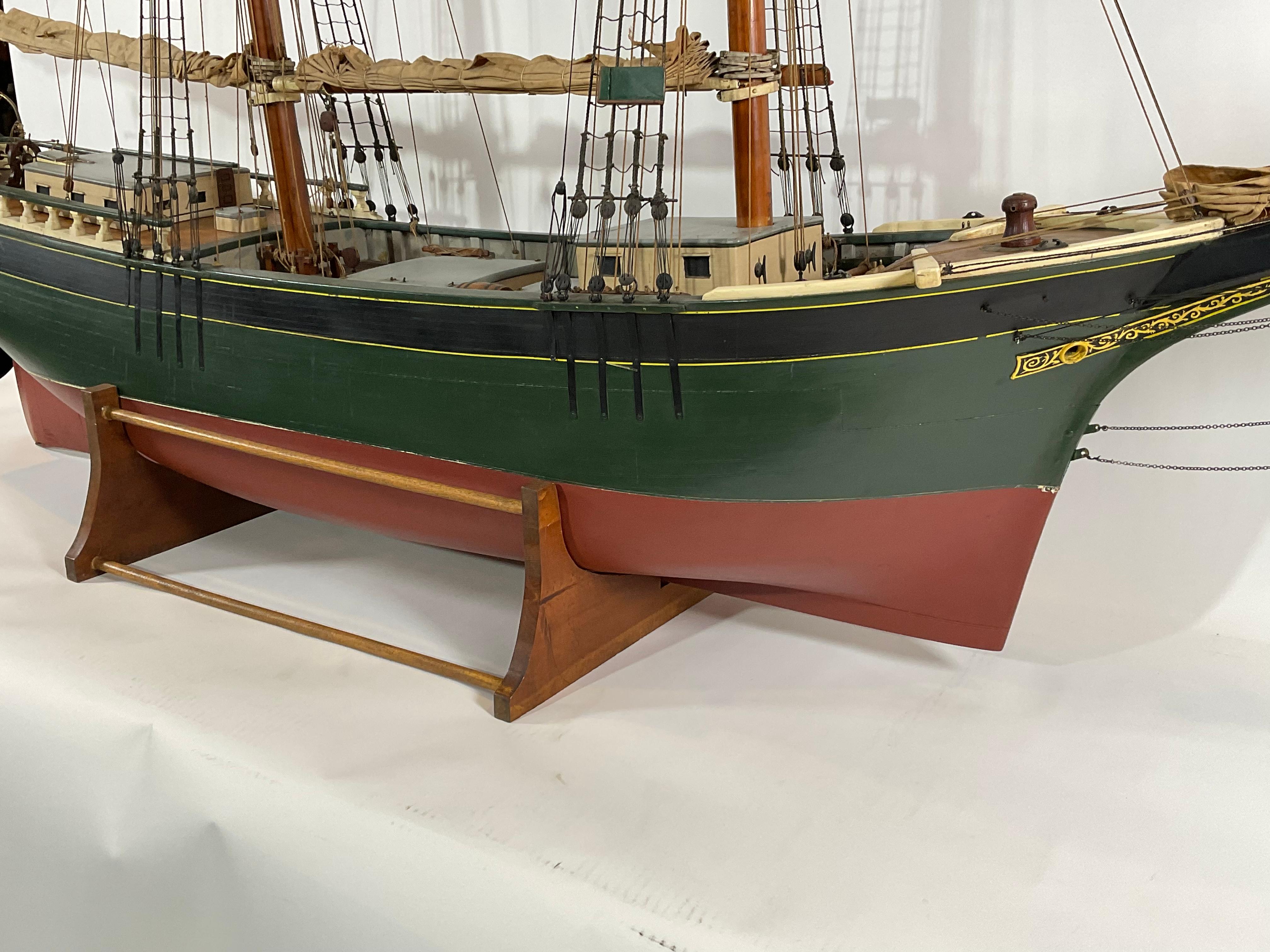 Modèle de bateau de la collection Henry Huddleston Rogers en vente 10