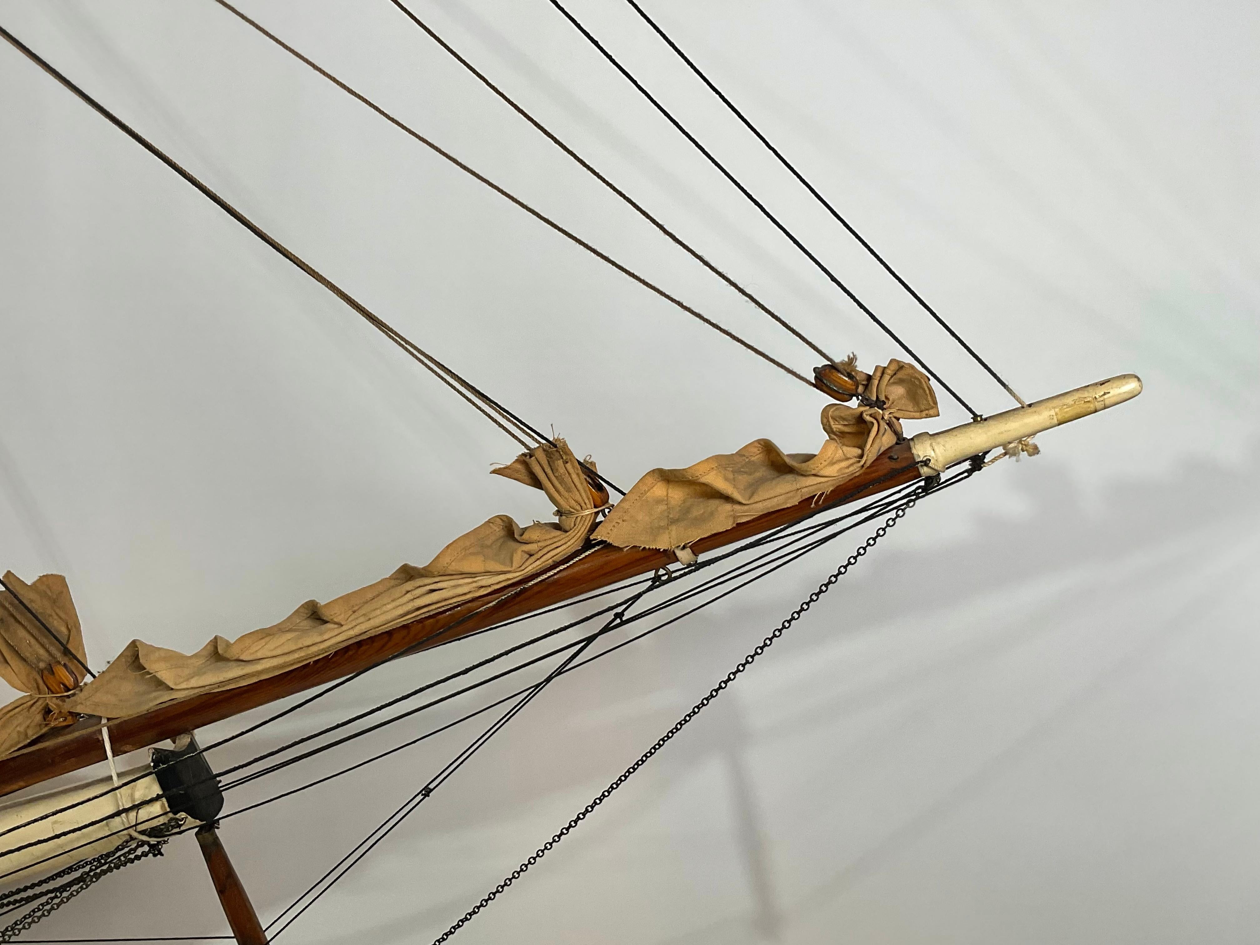 Modèle de bateau de la collection Henry Huddleston Rogers en vente 11