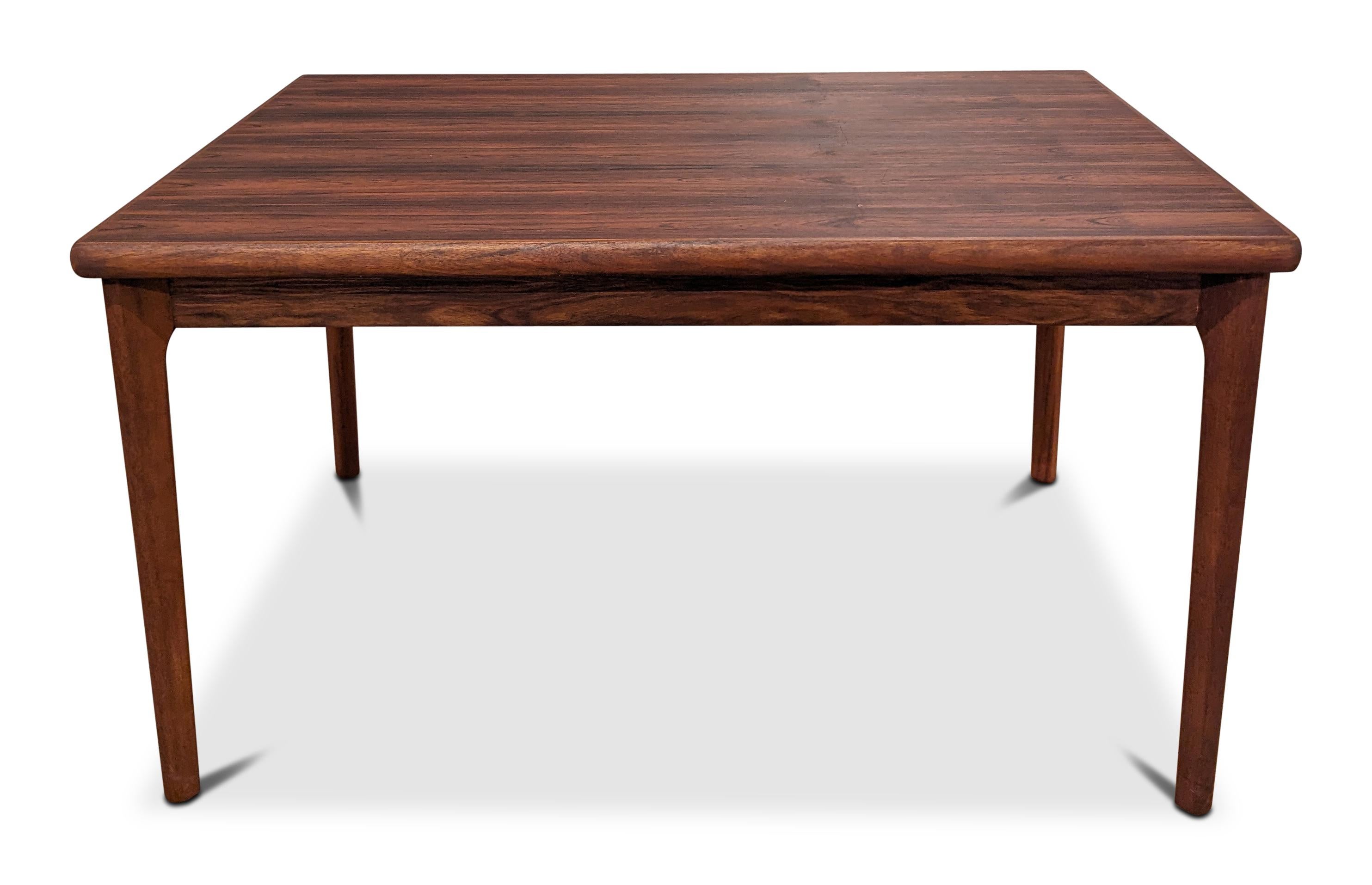 Henry Kjernulf Rosewood Dining Table - 022405 Vintage Danish In Good Condition For Sale In Brooklyn, NY