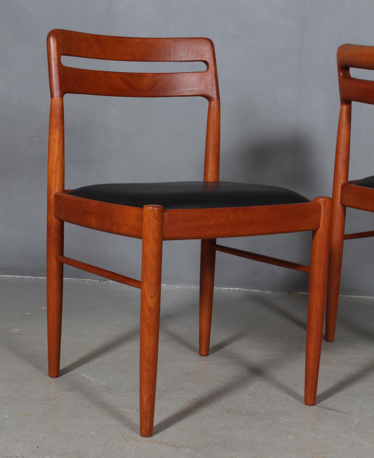 Henry Klein Four Dining Chairs In Good Condition In Esbjerg, DK