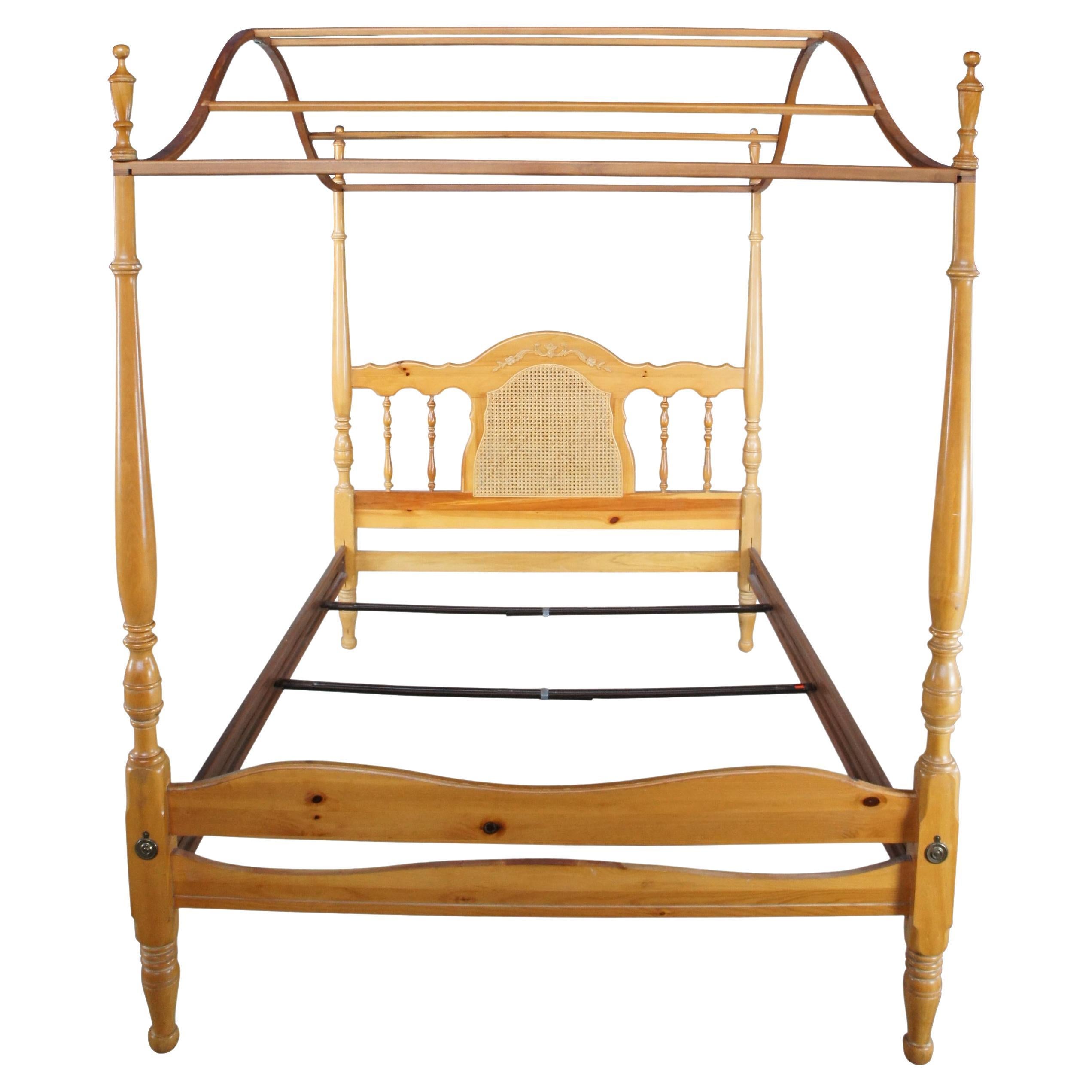 Henry Link French Country Chardonnay Pine 4 Poster Arched Canopy Full Size  Bed at 1stDibs | pine canopy bed