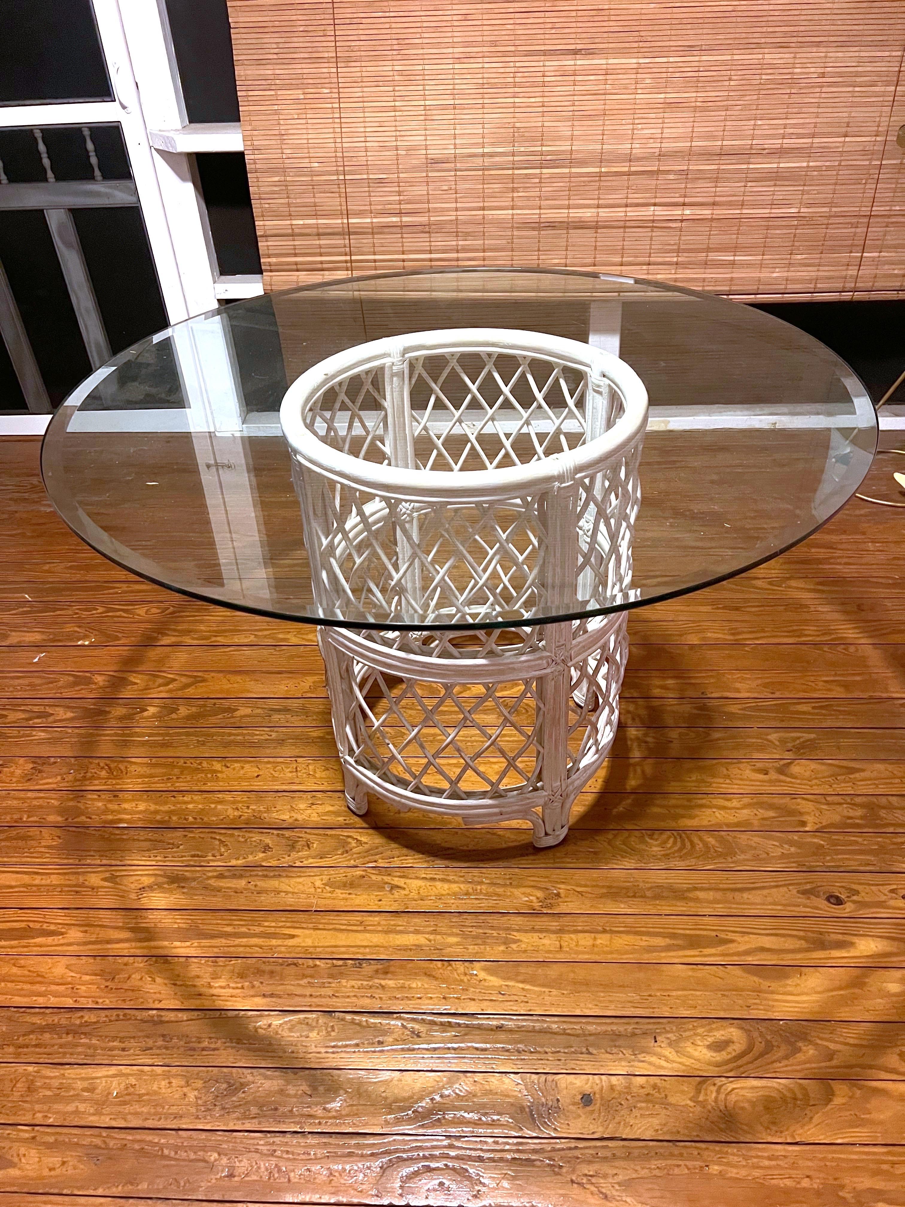 Henry Link Wicker Patio Dining Table with 6 Chairs In Good Condition In Charleston, SC