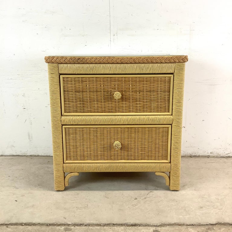 Henry Link Nachttisch aus Korbgeflecht mit zwei Schubladen im Angebot bei 1stDibs Deutschland