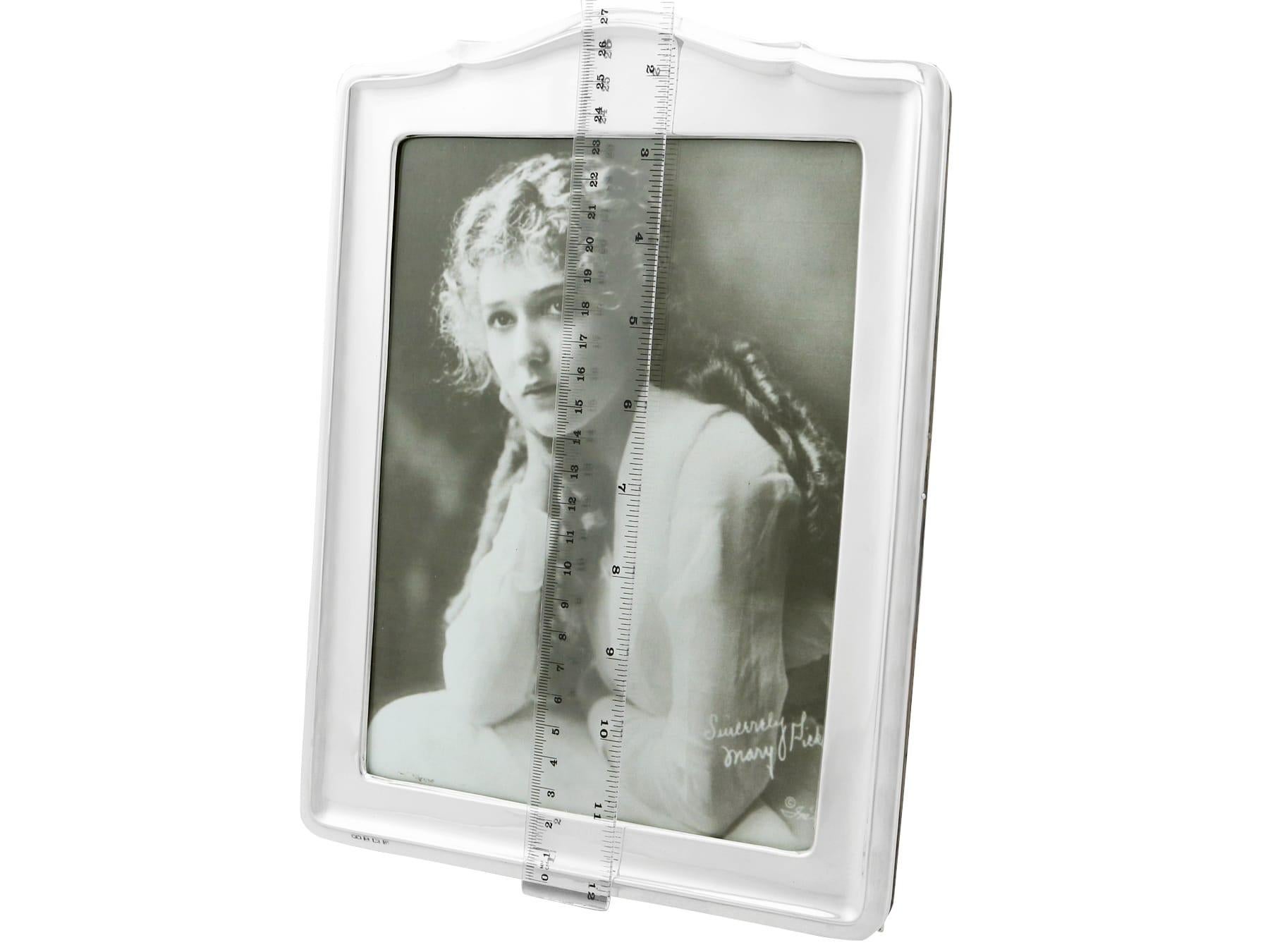 Henry Mathews Antique George V Sterling Silver Photograph Frame For Sale 2