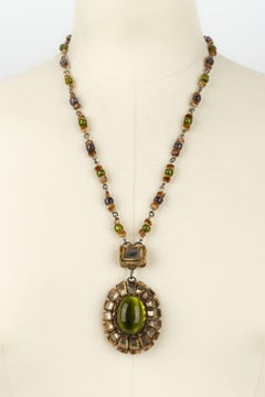 Henry Medallion Necklace in Pearl with Talosel Pendant