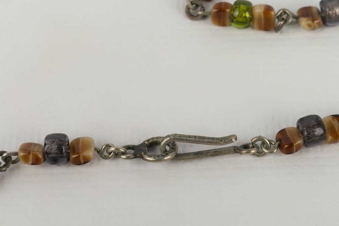 Collier médaillon Henry en perles avec pendentif en forme de clou en vente 1