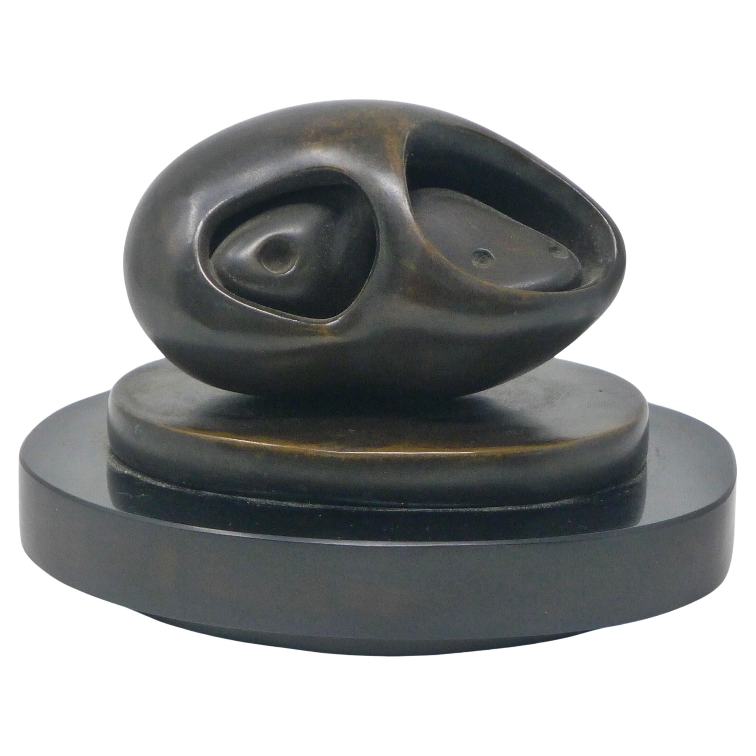 Henry Moore, "Forma de huevo: Guijarros", escultura de bronce de edición limitada, firmada