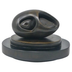 Henry Moore, „Egg Form: Pebbles“, Bronzeskulptur in limitierter Auflage, signiert