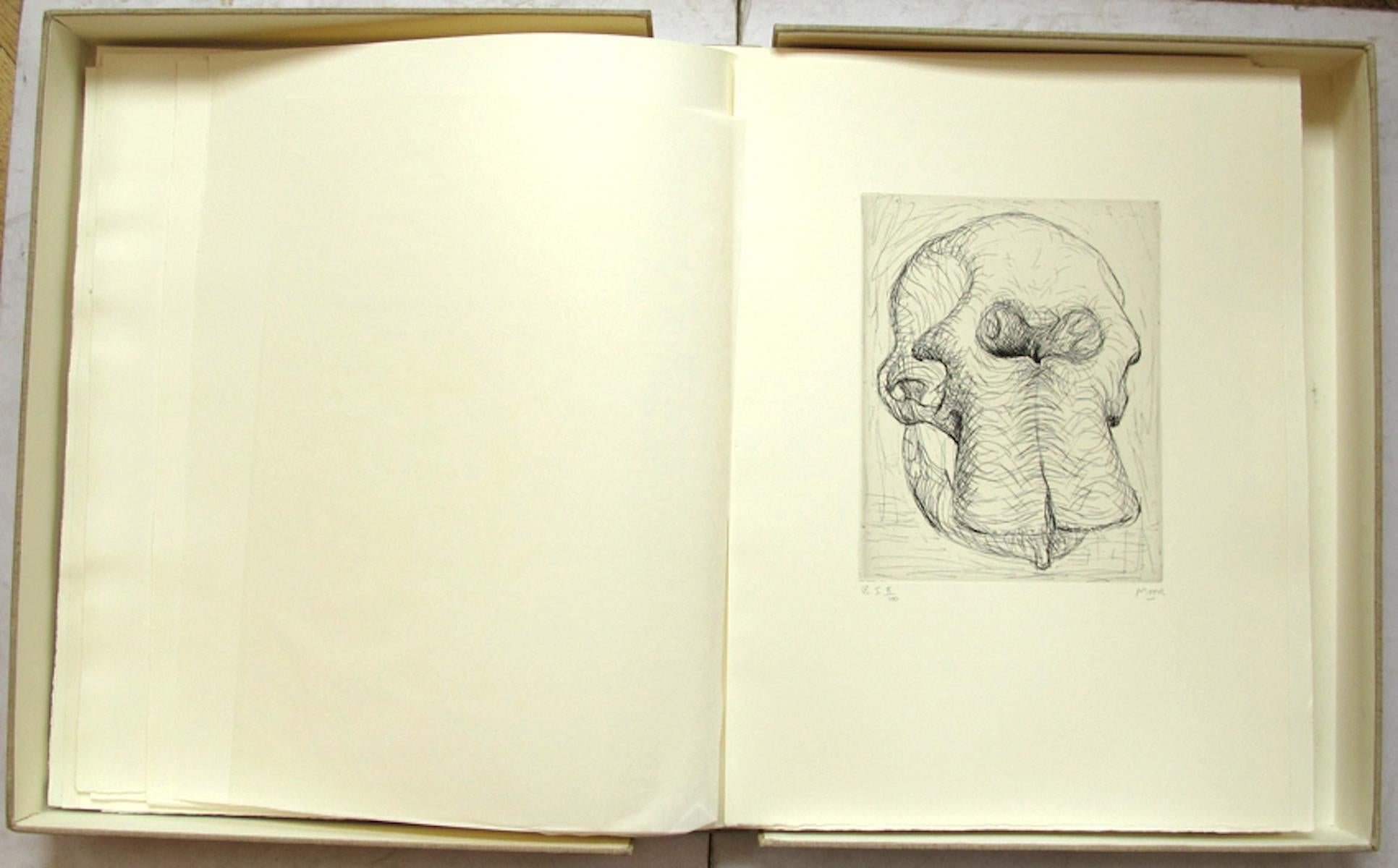 Elephant Skull  is an original modern rare book illustrated by Henry Moore  and written by various authors in 1970 .

Published by Gérald Cramer, Geneva.

Original First Collected edition.

Format: in Folio (535 x 408 mm). Sheet Size: 498 x 366