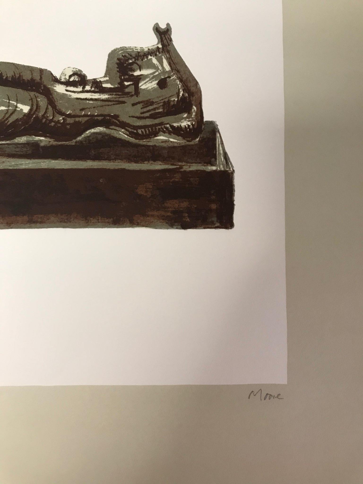 Three Reclining Figures on Pedestals - Lithograph by Henry Moore - 1976 For Sale 3
